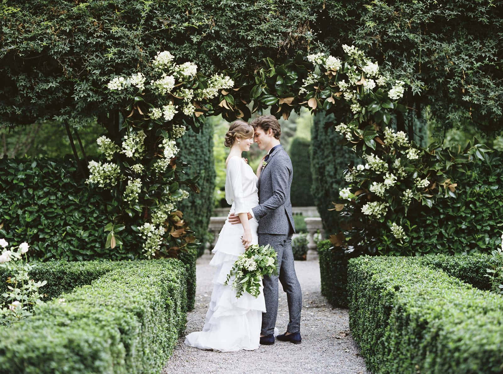 Garden Wedding, lush green arch, white flowers, HD Desktop Wallpaper