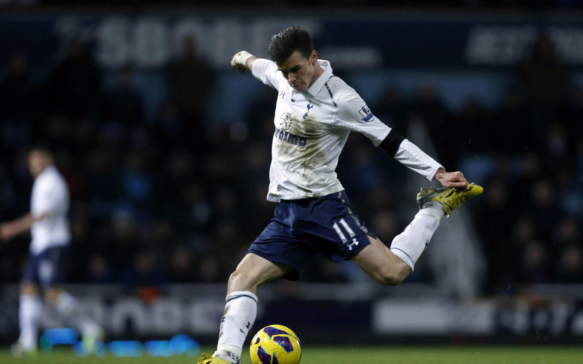 Gareth Bale, white jersey, blue shorts, Full HD Desktop Wallpaper