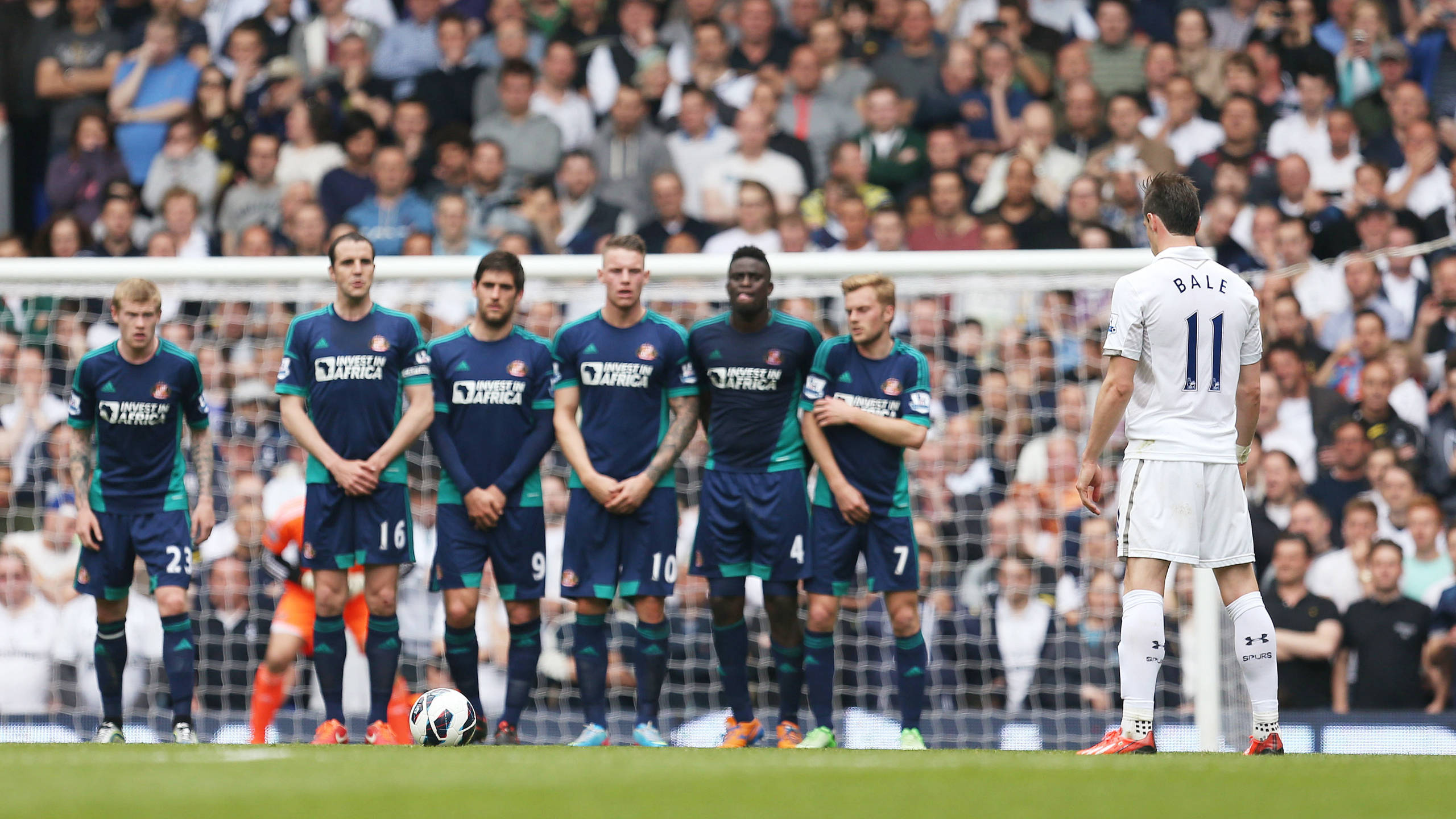 Gareth Bale, white jersey, blue and teal jerseys, 2K Desktop Wallpaper