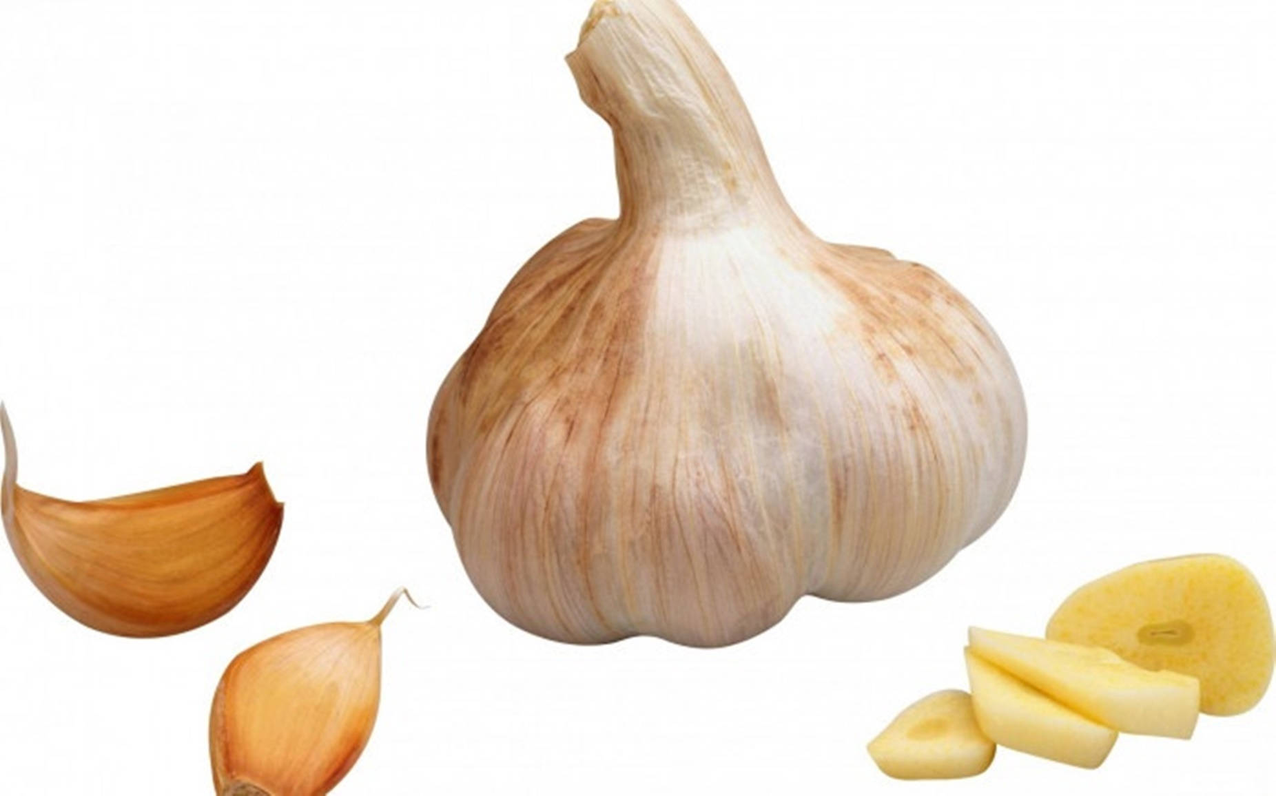 garlic bulb, peeled cloves, sliced pieces, HD Desktop Wallpaper
