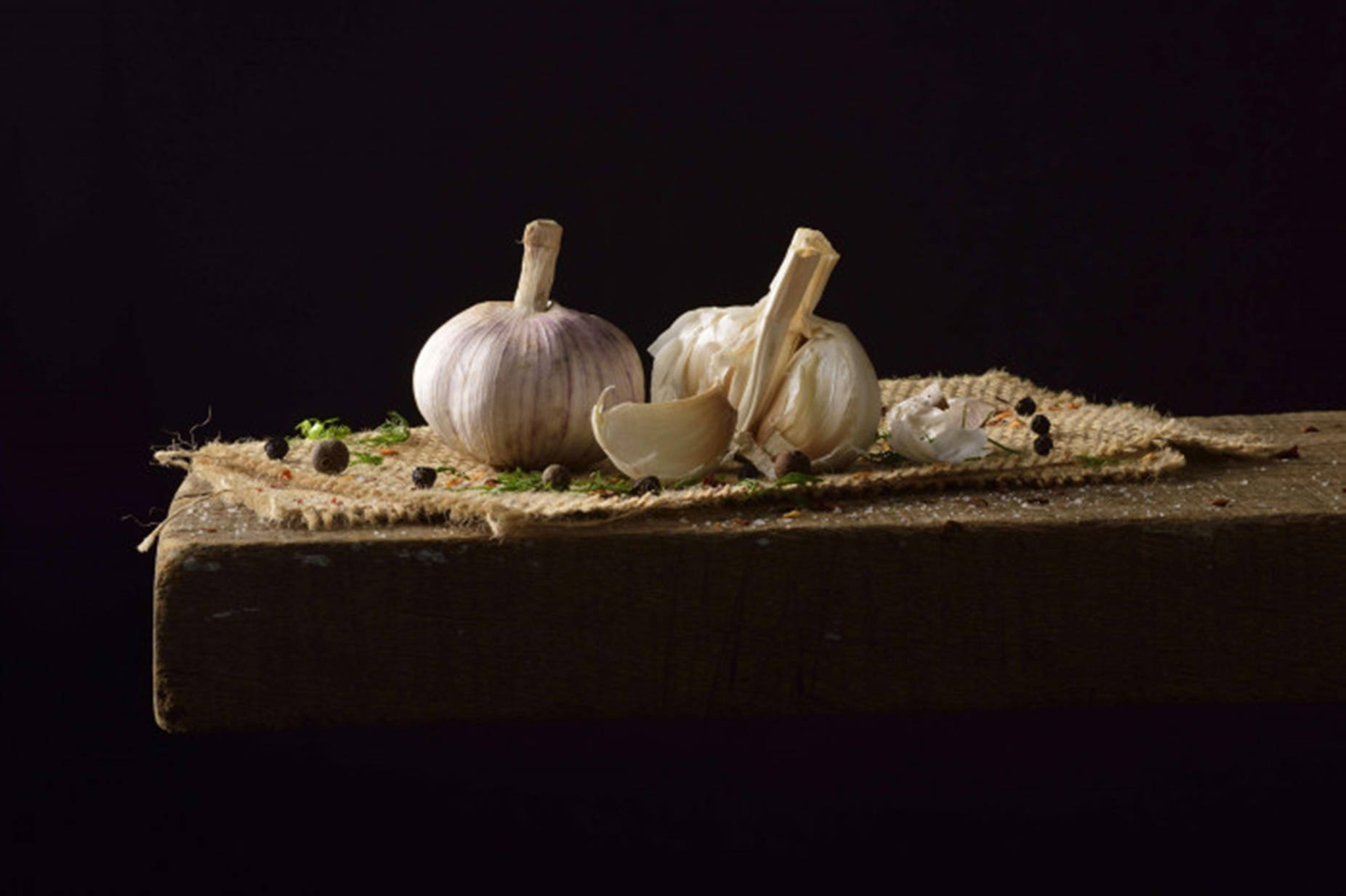 garlic bulbs, cloves, peppercorns, HD Desktop Wallpaper