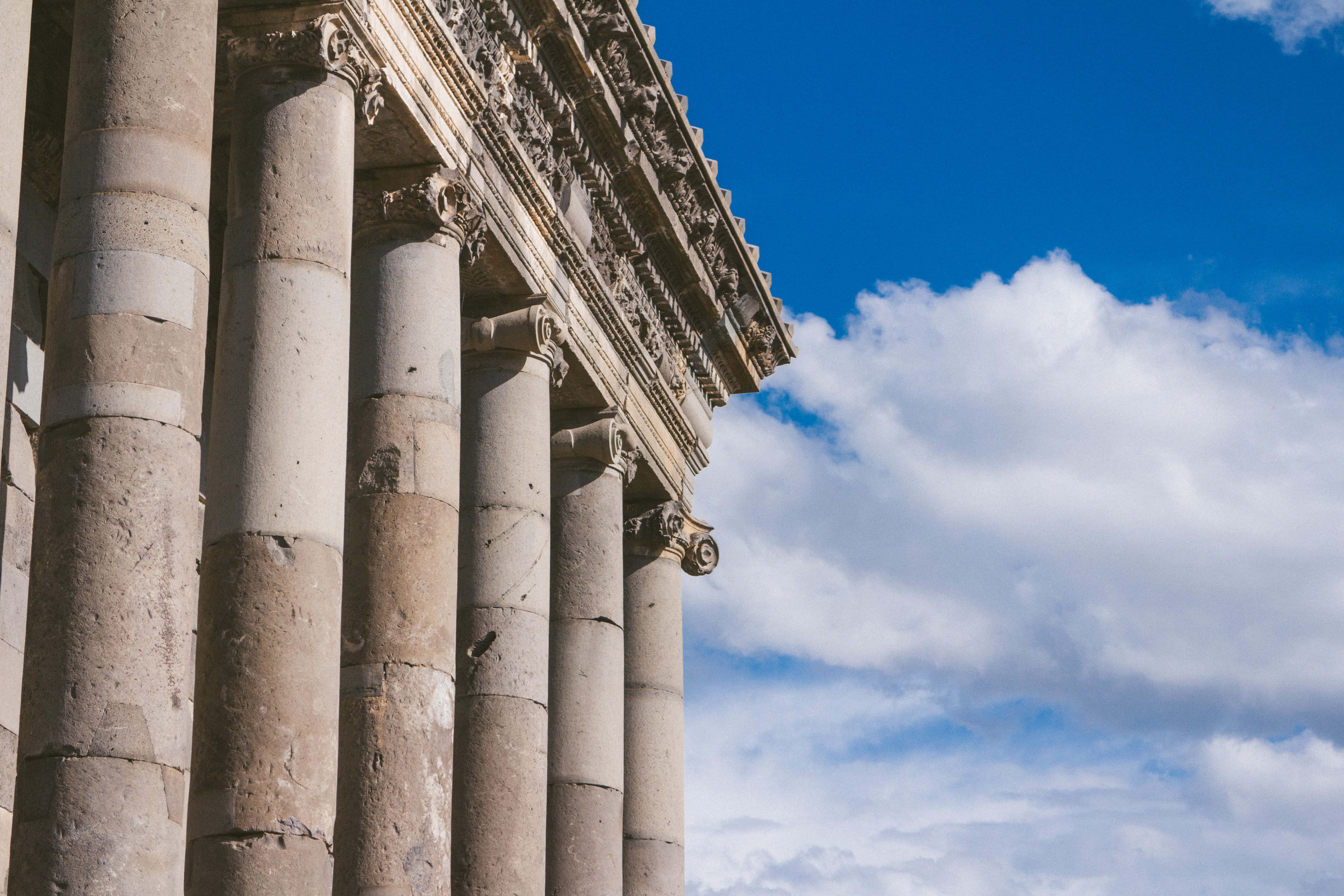 Garni Temple, ancient stone columns, classical temple, 4K Desktop Wallpaper
