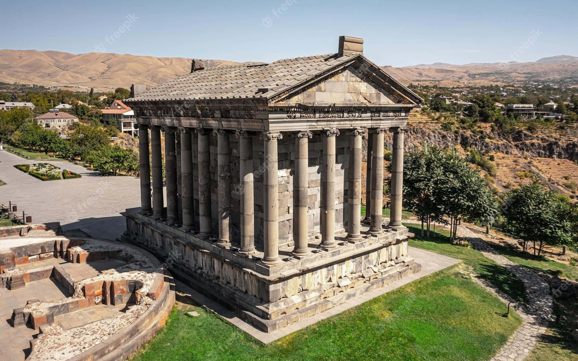 Garni Temple, ancient stone temple, tall columns, Full HD Desktop Wallpaper