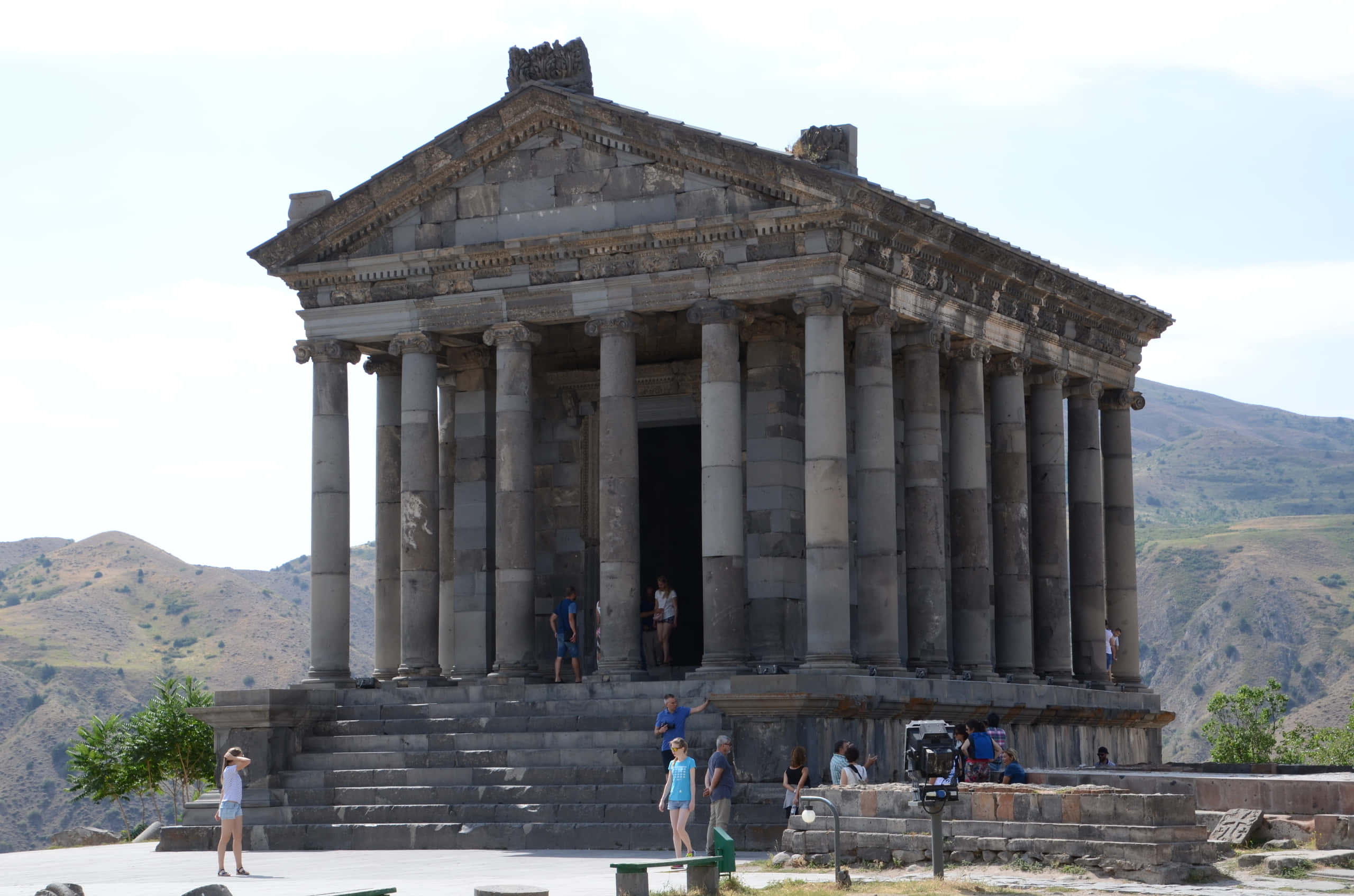 Garni Temple, white sky, ancient stone temple, 2K Desktop Wallpaper