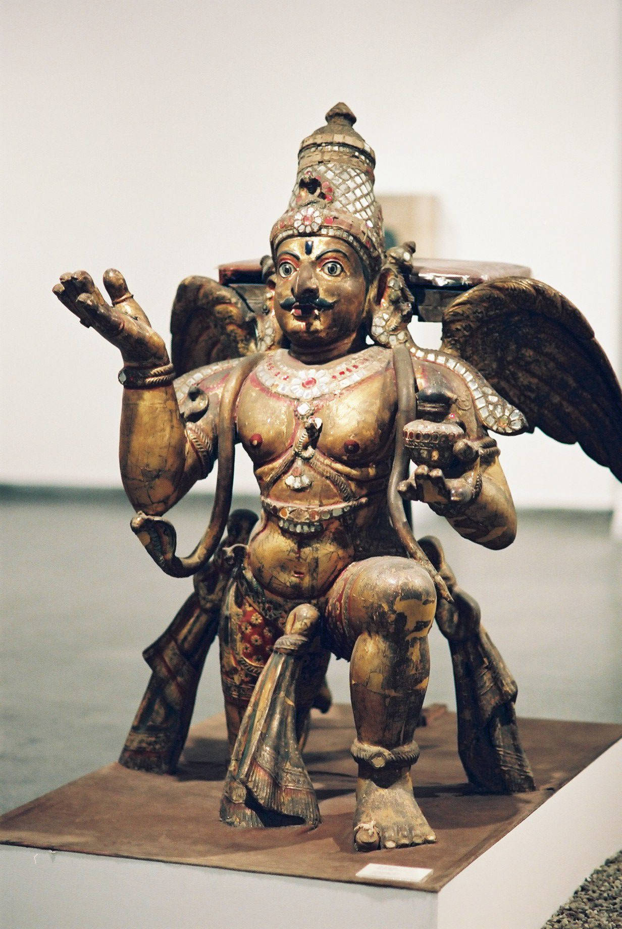 Garuda, wooden statue, seated deity, HD Phone Wallpaper