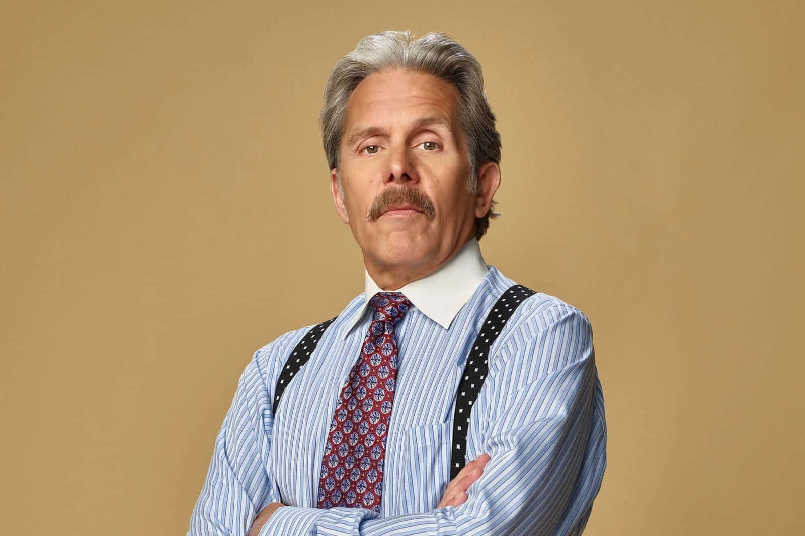 Gary Cole, striped shirt, suspenders, HD Desktop Wallpaper