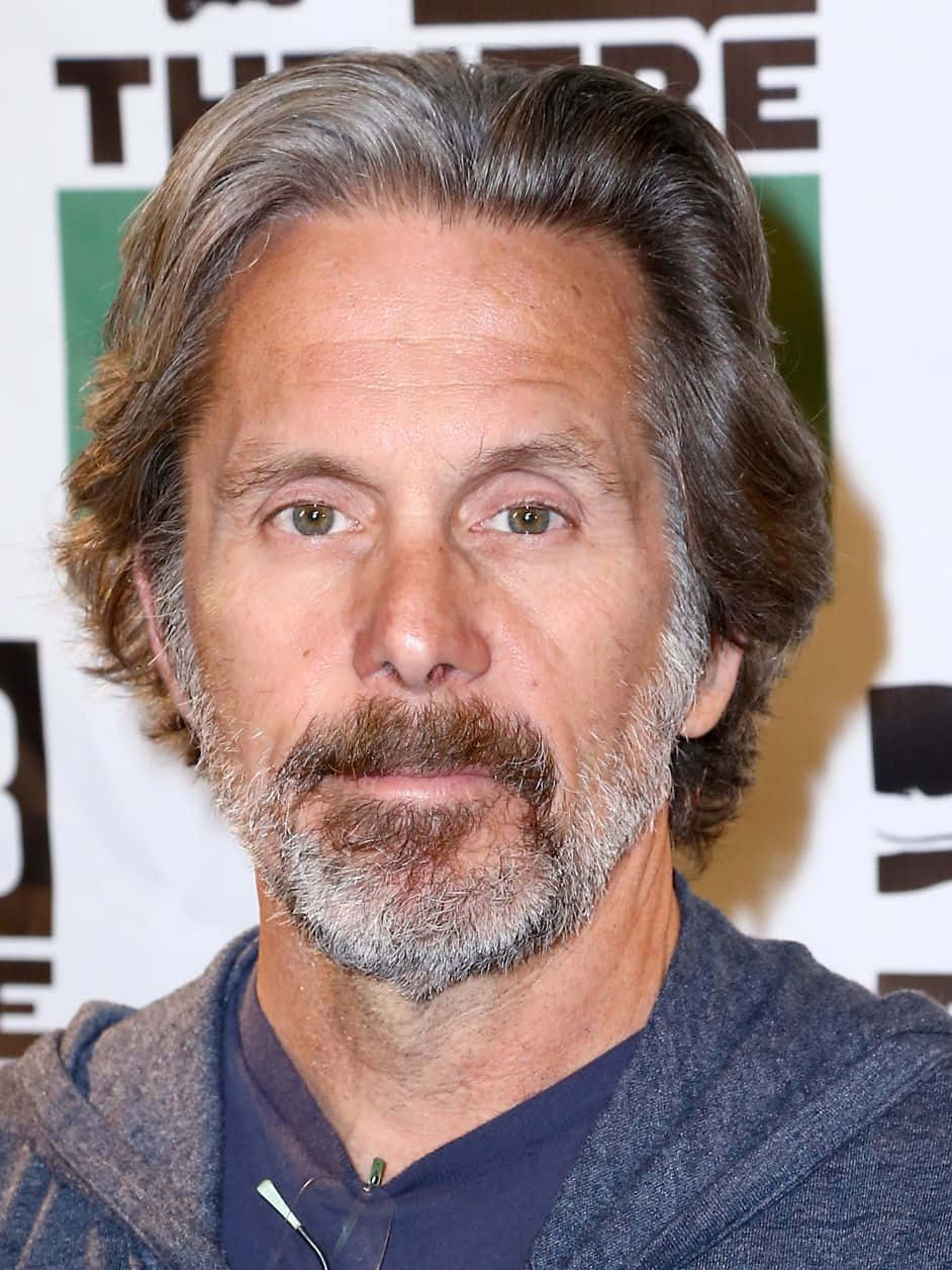 Gary Cole, gray hoodie, middle-aged man, SD Phone Wallpaper