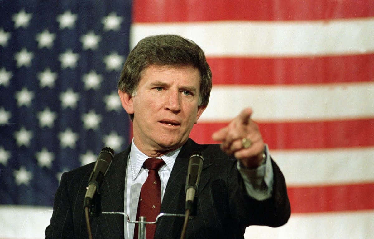 Gary Hart, suit, red tie, SD Desktop Wallpaper