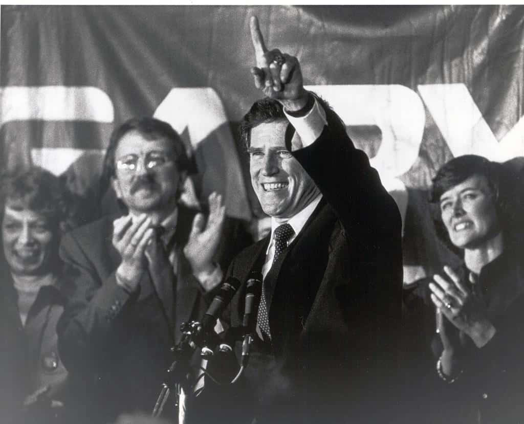 Gary Hart, black and white photo, suit, SD Desktop Wallpaper