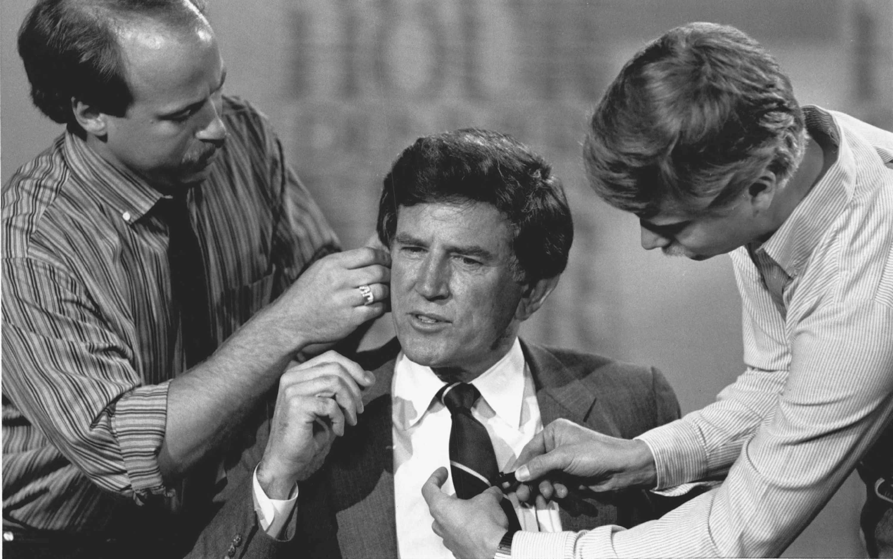 Gary Hart, suit and tie, black and white studio photo, 2K Desktop Wallpaper