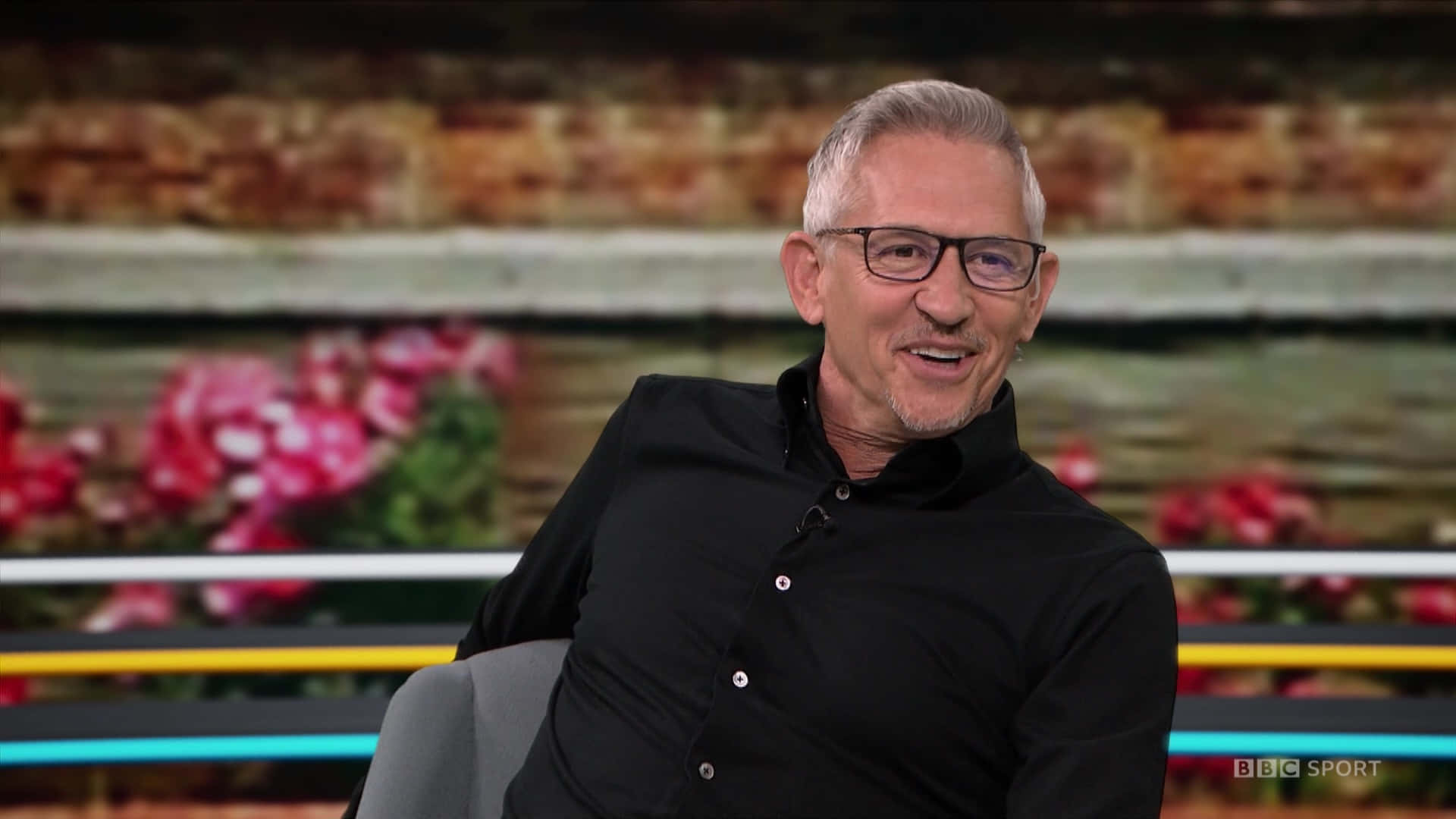 Gary Lineker, talk show, studio chair, Full HD Desktop Wallpaper