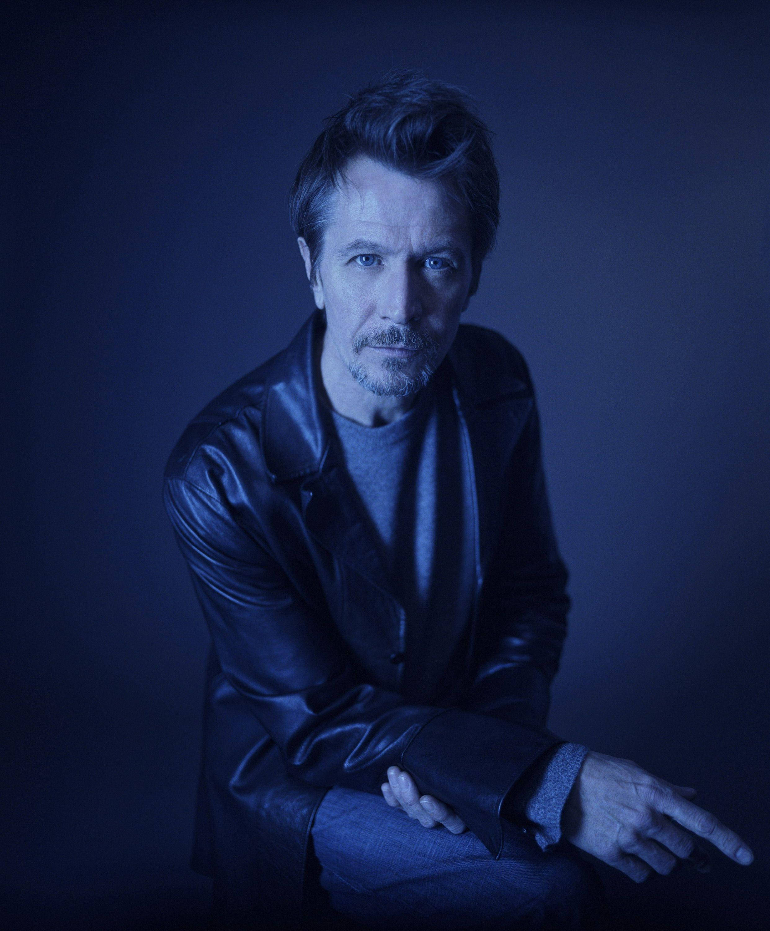 Gary Oldman, leather jacket, dark blue background, 2K Phone Wallpaper