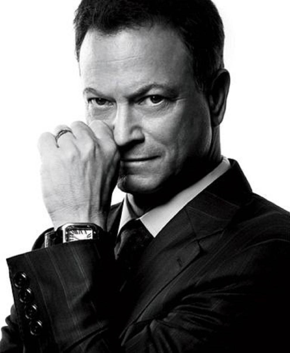 Gary Sinise, black and white portrait, suit, SD Phone Wallpaper