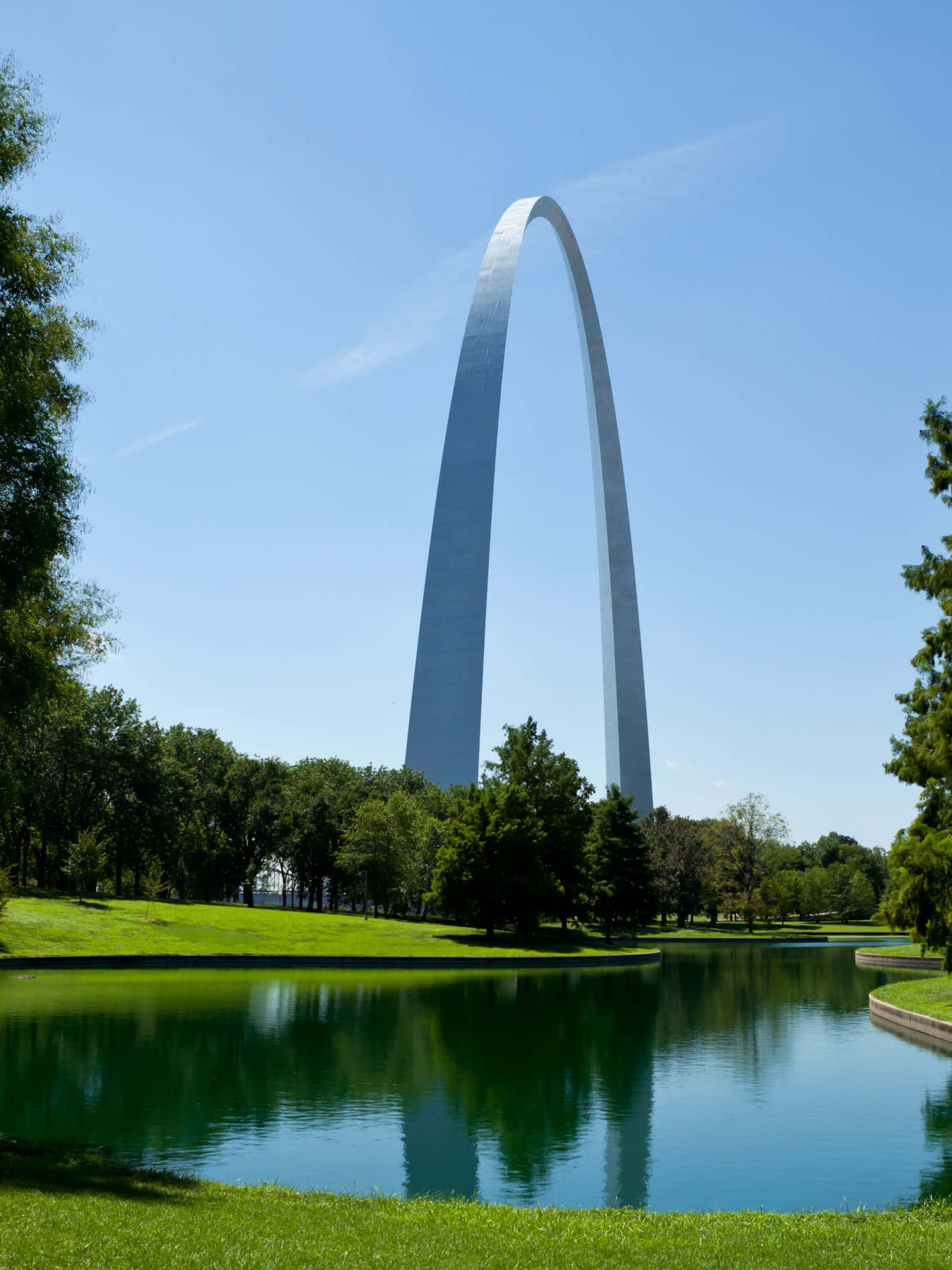 Gateway Arch, clear blue sky, sleek silver form, Full HD Phone Wallpaper