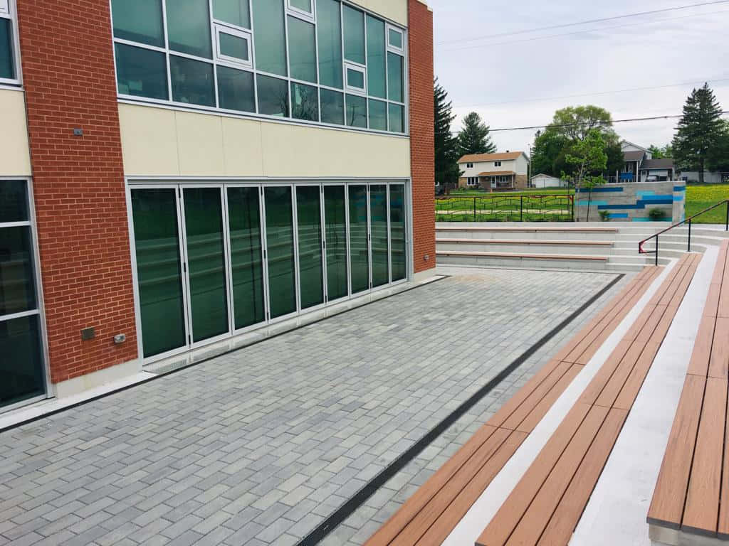 Gatineau, modern school building exterior, brick and glass building, SD Desktop Wallpaper