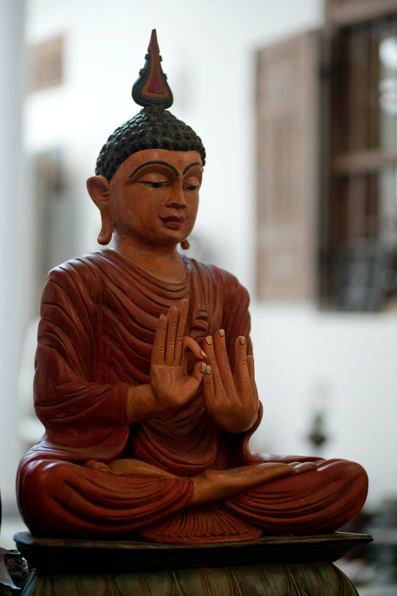 Gautam Buddha, sculpted wooden statue, meditation, Full HD Phone Wallpaper
