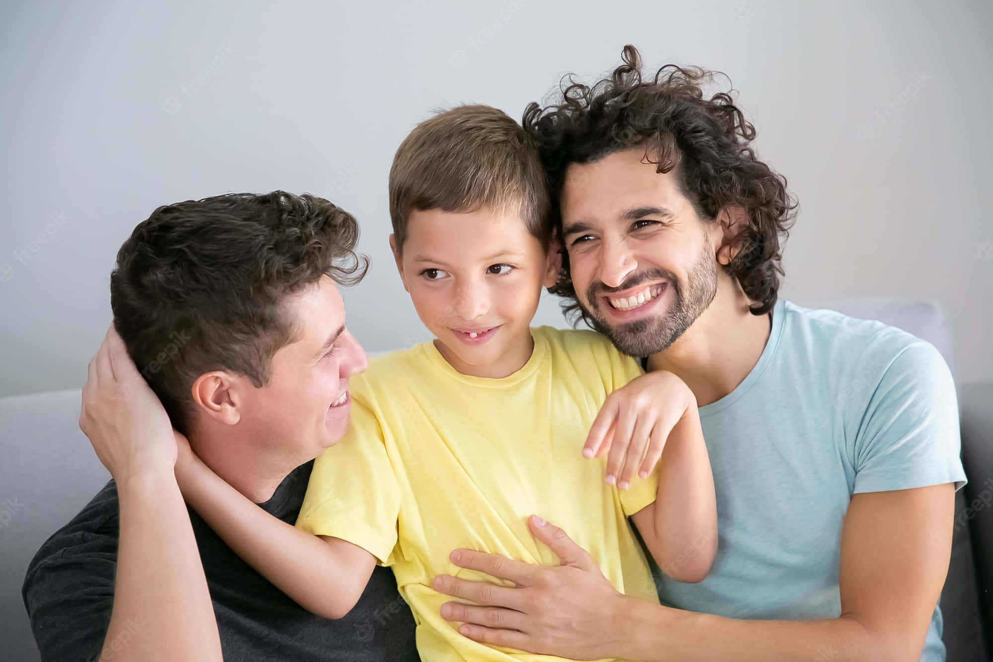 smiling gay boys, kid, couch, Full HD Desktop Wallpaper