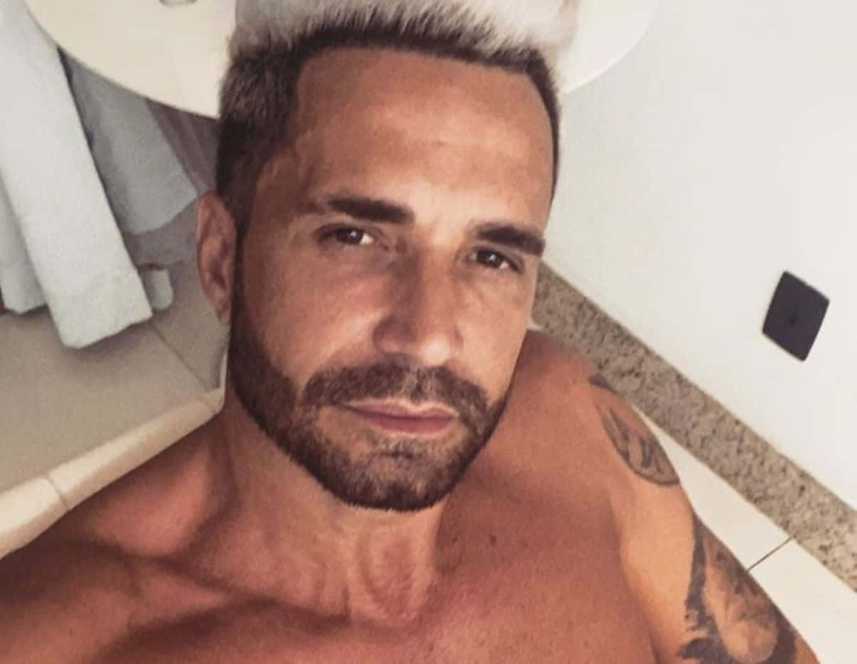 Gay Latino, bathroom, white tiles, SD Desktop Wallpaper