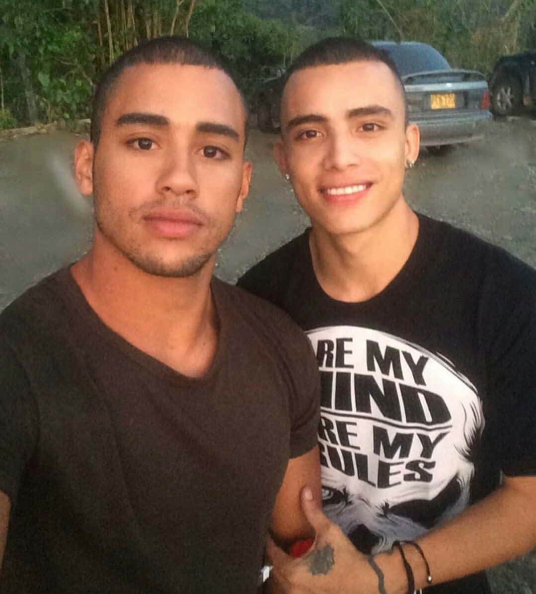Gay, Latino, matching hair, SD Phone Wallpaper