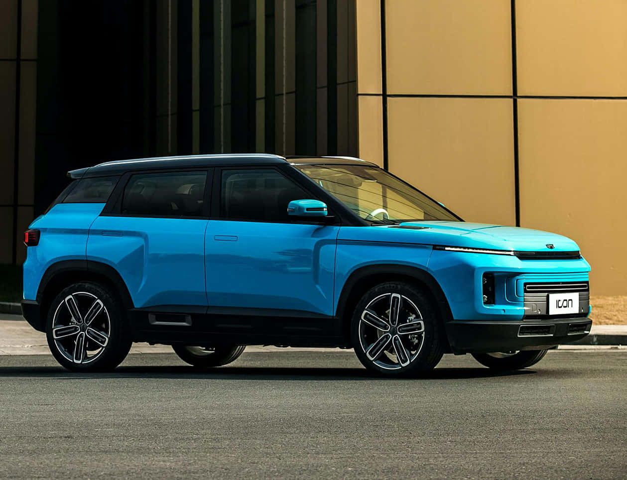 Geely Icon, vibrant blue, compact SUV, SD Desktop Wallpaper