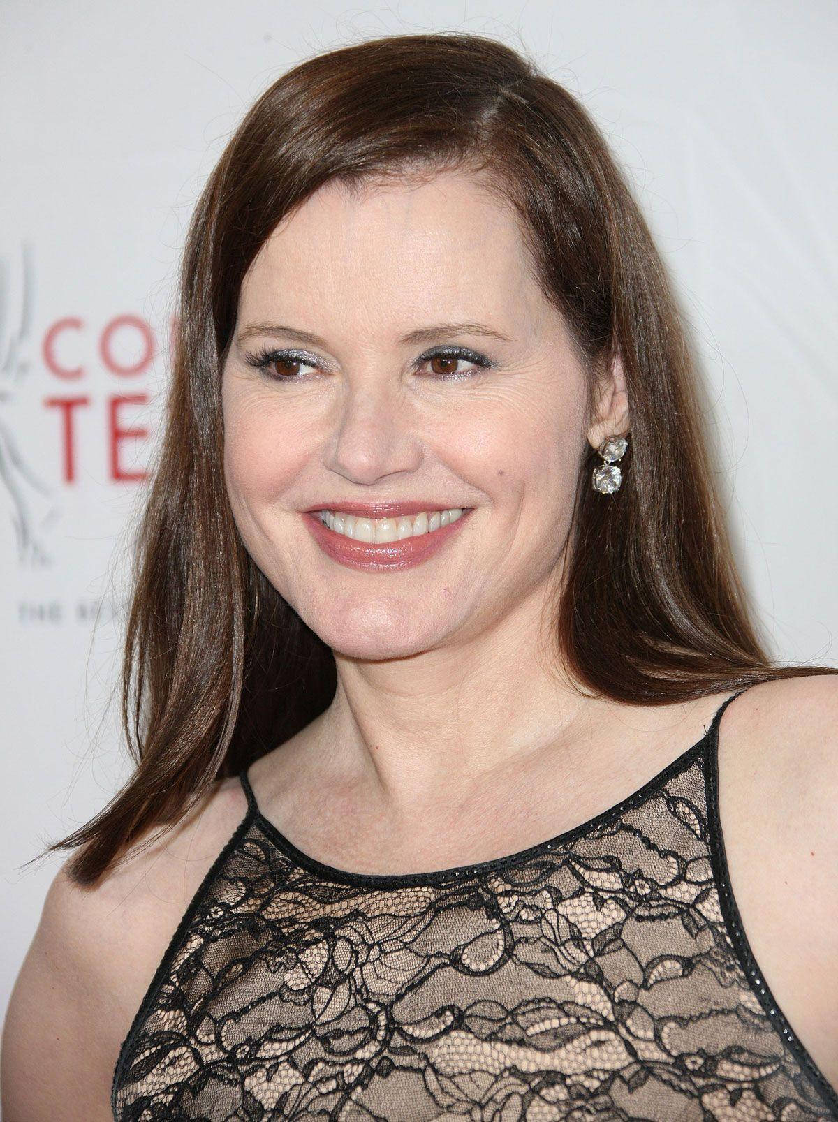 Geena Davis, black lace dress, brown hair, HD Phone Wallpaper