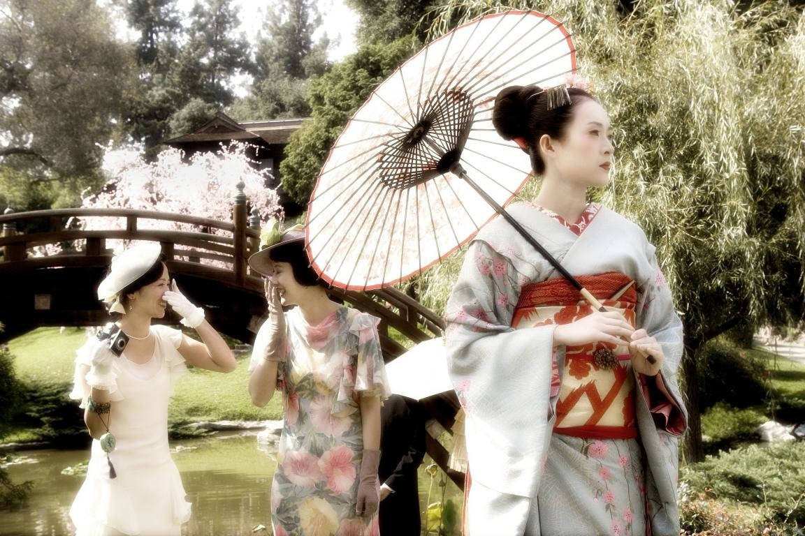 Geisha, cherry blossoms, wooden bridge, SD Desktop Wallpaper