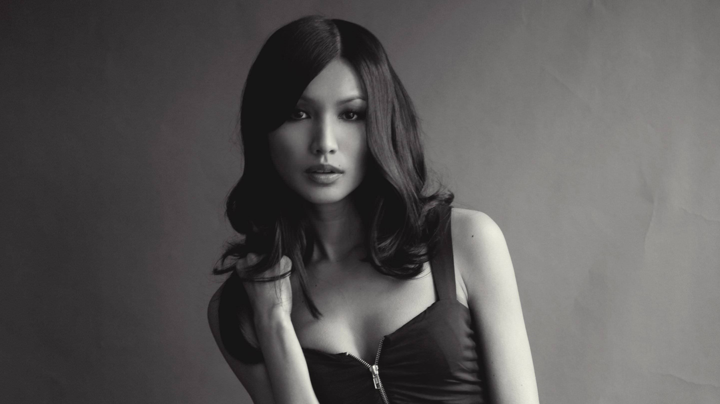 Gemma Chan, black and white portrait, wavy hair, 2K Desktop Wallpaper