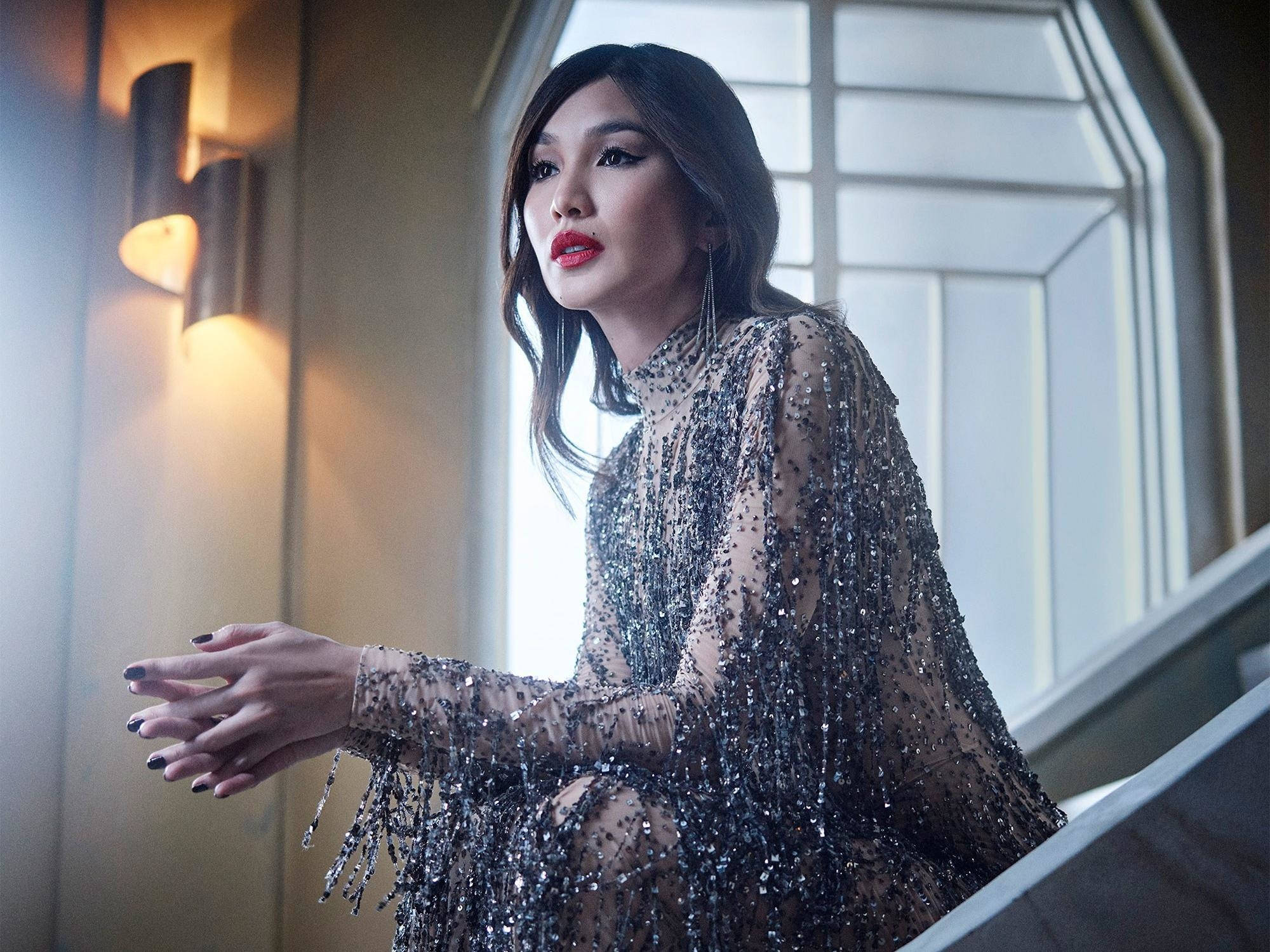 Gemma Chan, couture gown, sparkling silver gown, Full HD Desktop Wallpaper