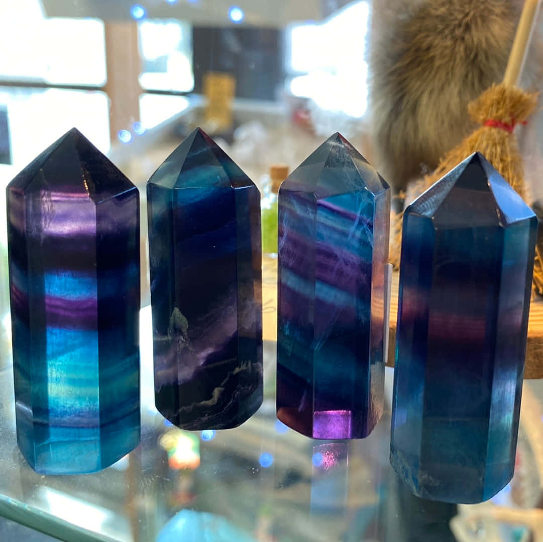 fluorite, pointy gemstone, blue and purple bands, SD Desktop Wallpaper