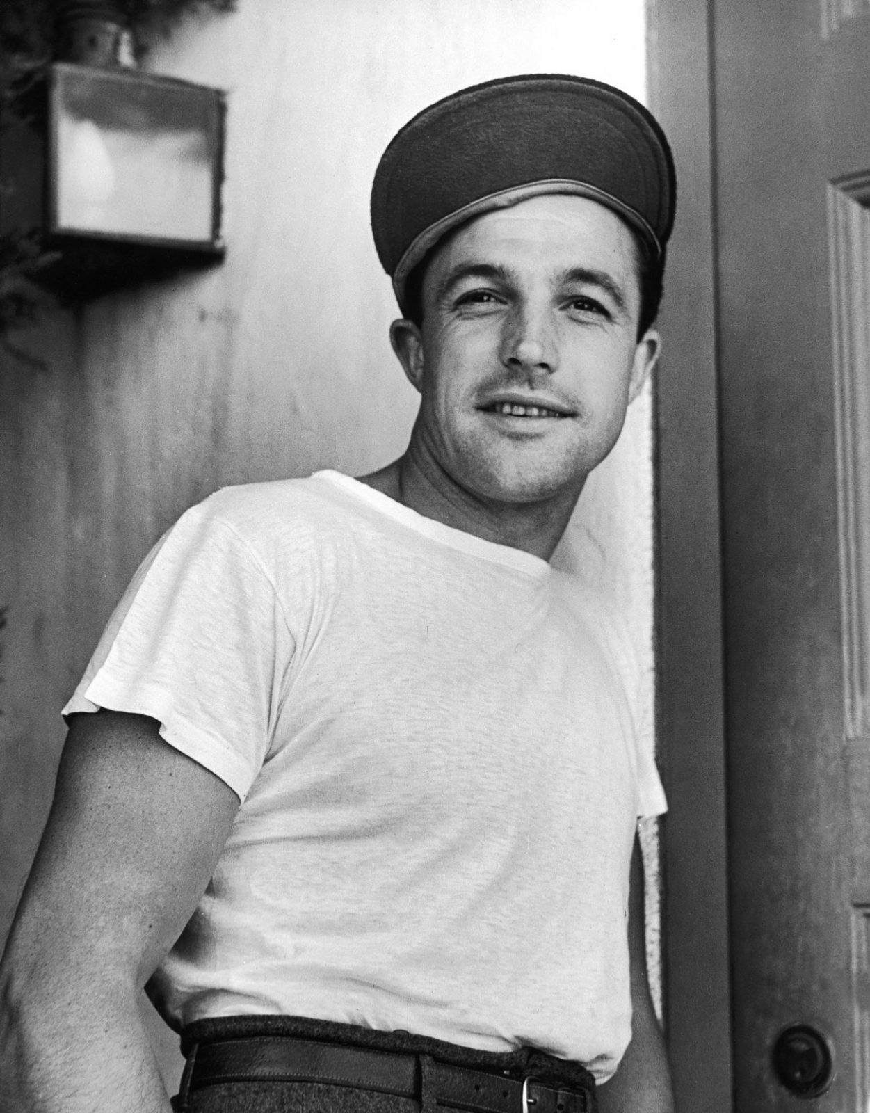 Gene Kelly, cap, tshirt, HD Phone Wallpaper