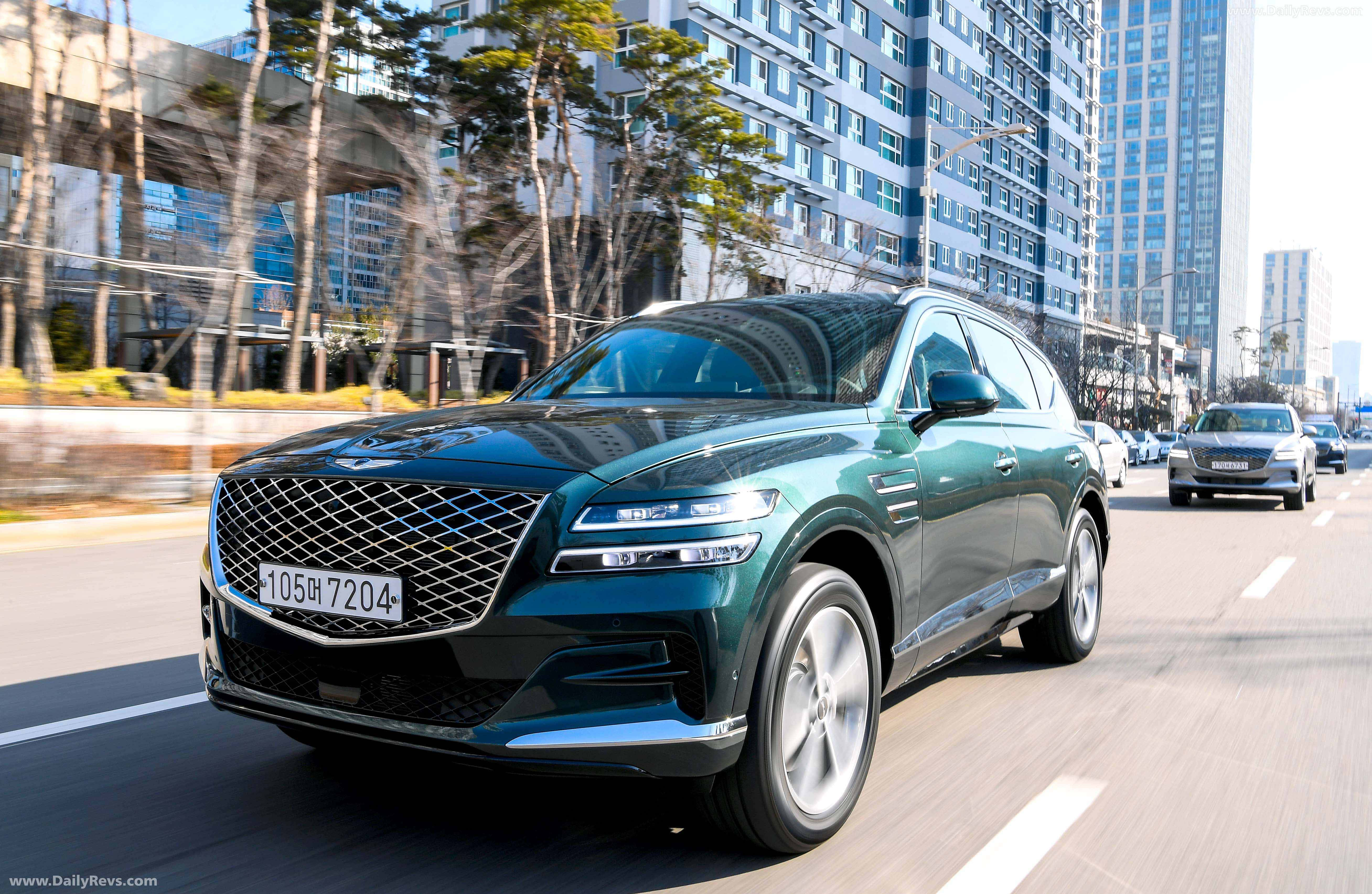 Genesis GV80, sleek green, sunlit urban street, 5K Desktop Wallpaper