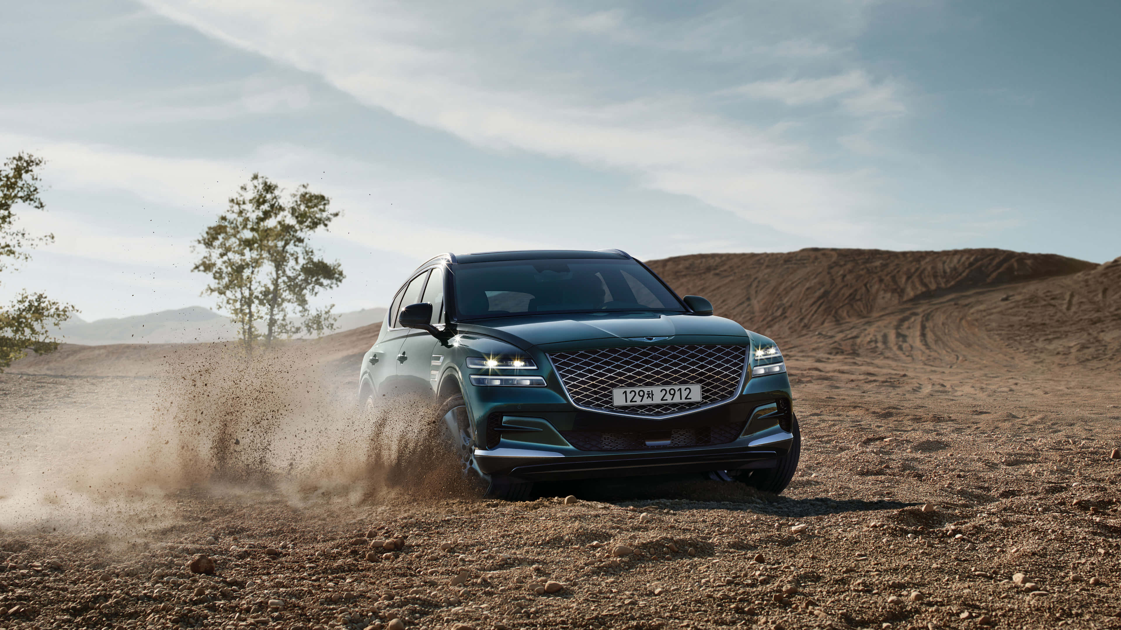 Genesis GV80, dark green, dusty terrain, 4K Desktop Wallpaper