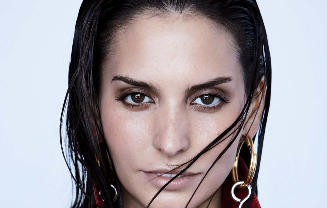 Genesis Rodriguez, wet dark hair, bold gold hoop earrings, HD Desktop Wallpaper