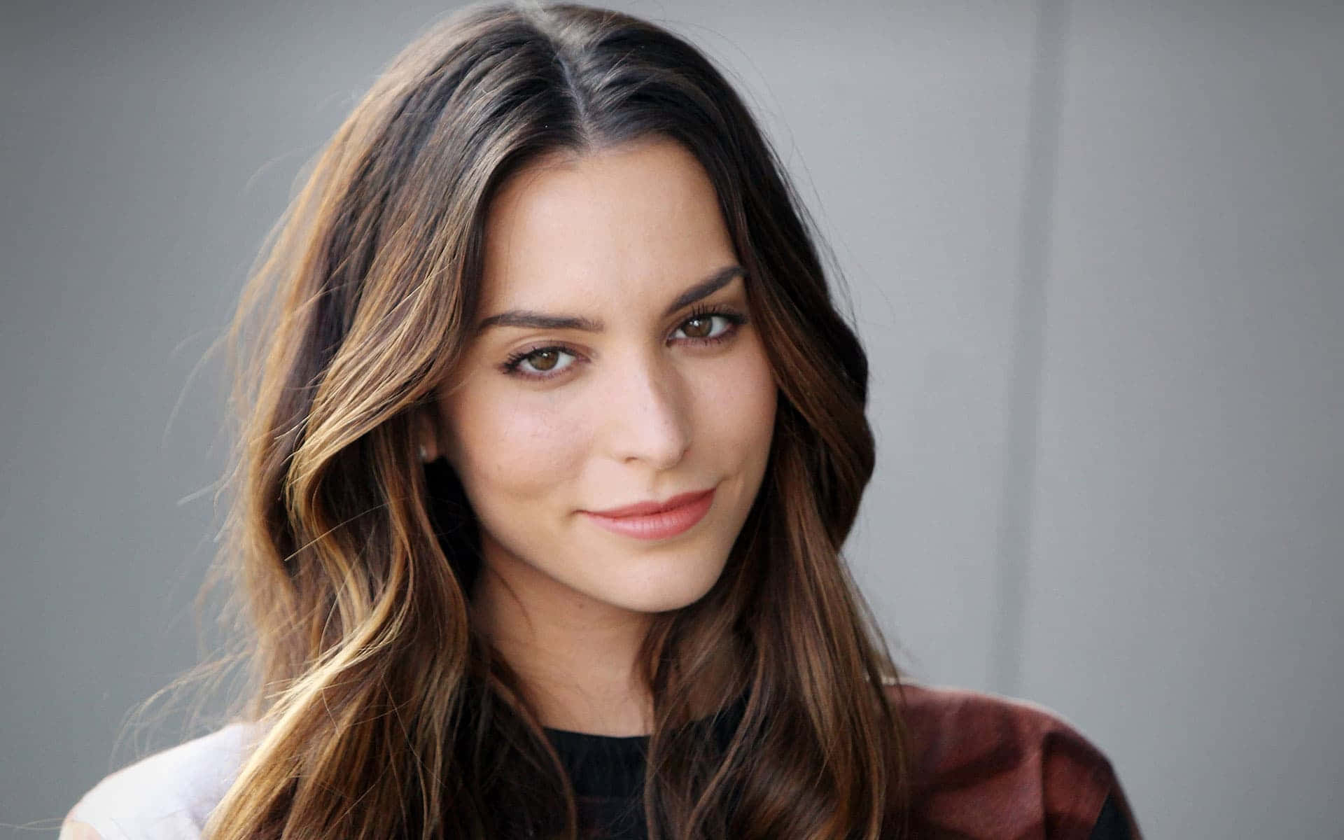 Genesis Rodriguez, long brown hair, plain gray background, Full HD Desktop Wallpaper
