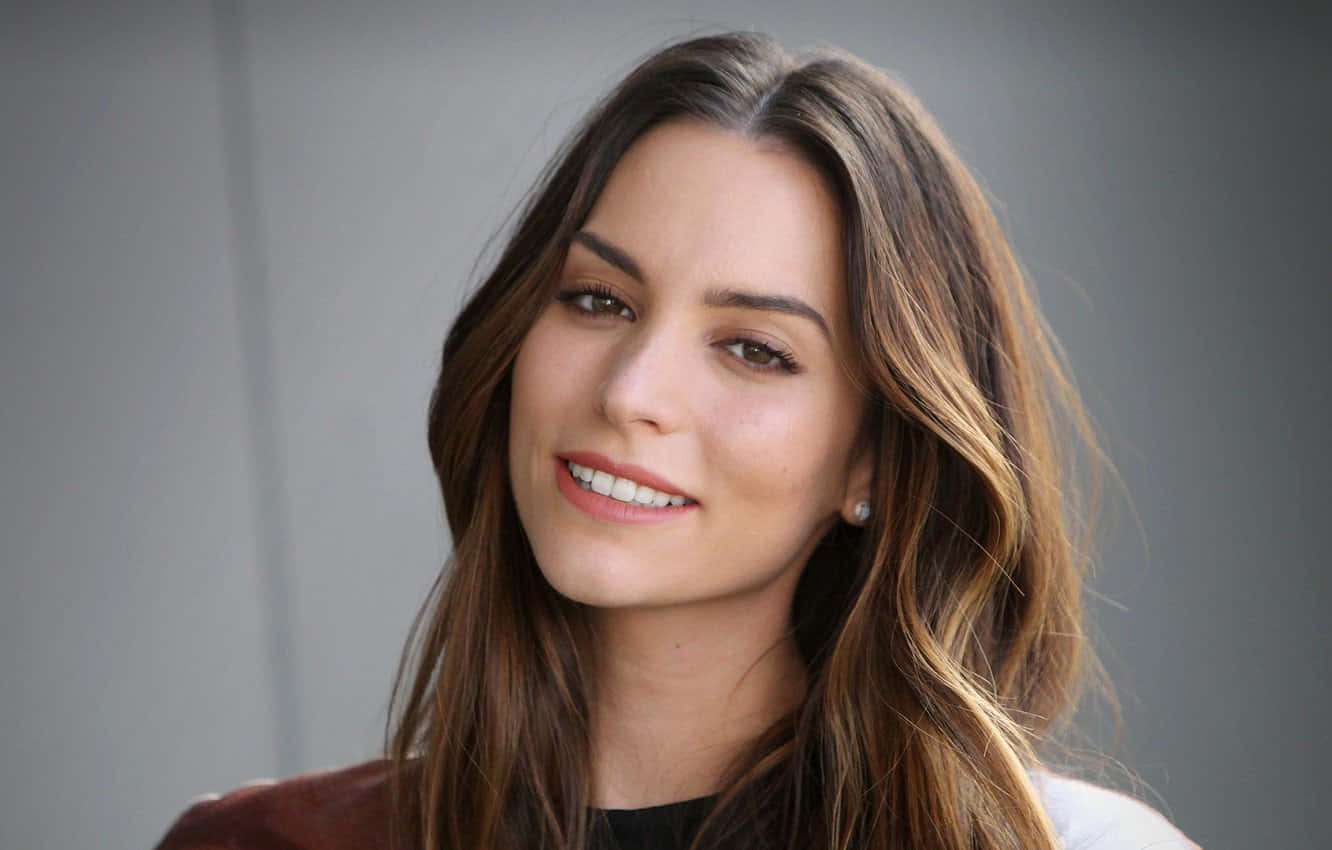 Genesis Rodriguez, long brown hair, pearl earrings, HD Desktop Wallpaper