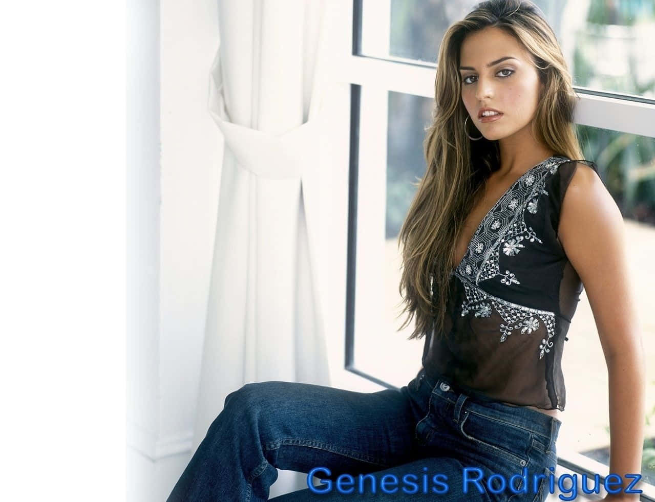 Genesis Rodriguez, black embroidered top, jeans, SD Desktop Wallpaper