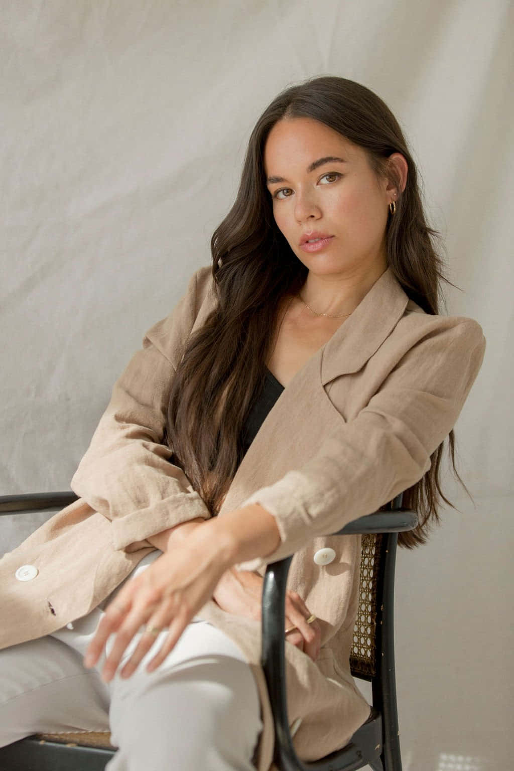 Genevieve Kang, long dark hair, beige blazer, HD Phone Wallpaper
