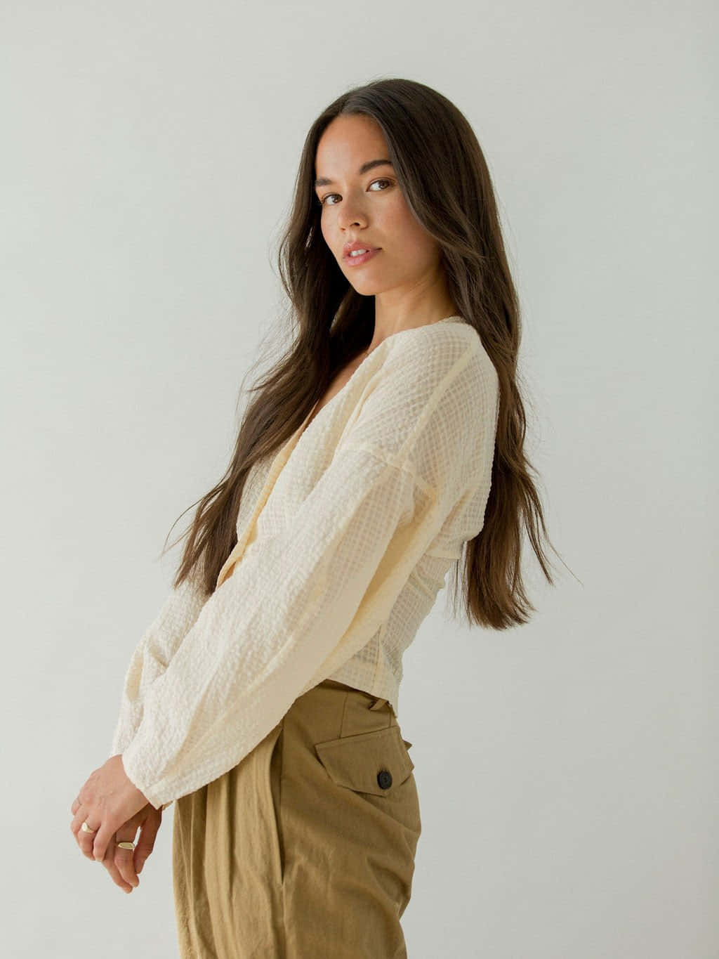 Genevieve Kang, cream waffle knit cardigan, beige pants, HD Phone Wallpaper