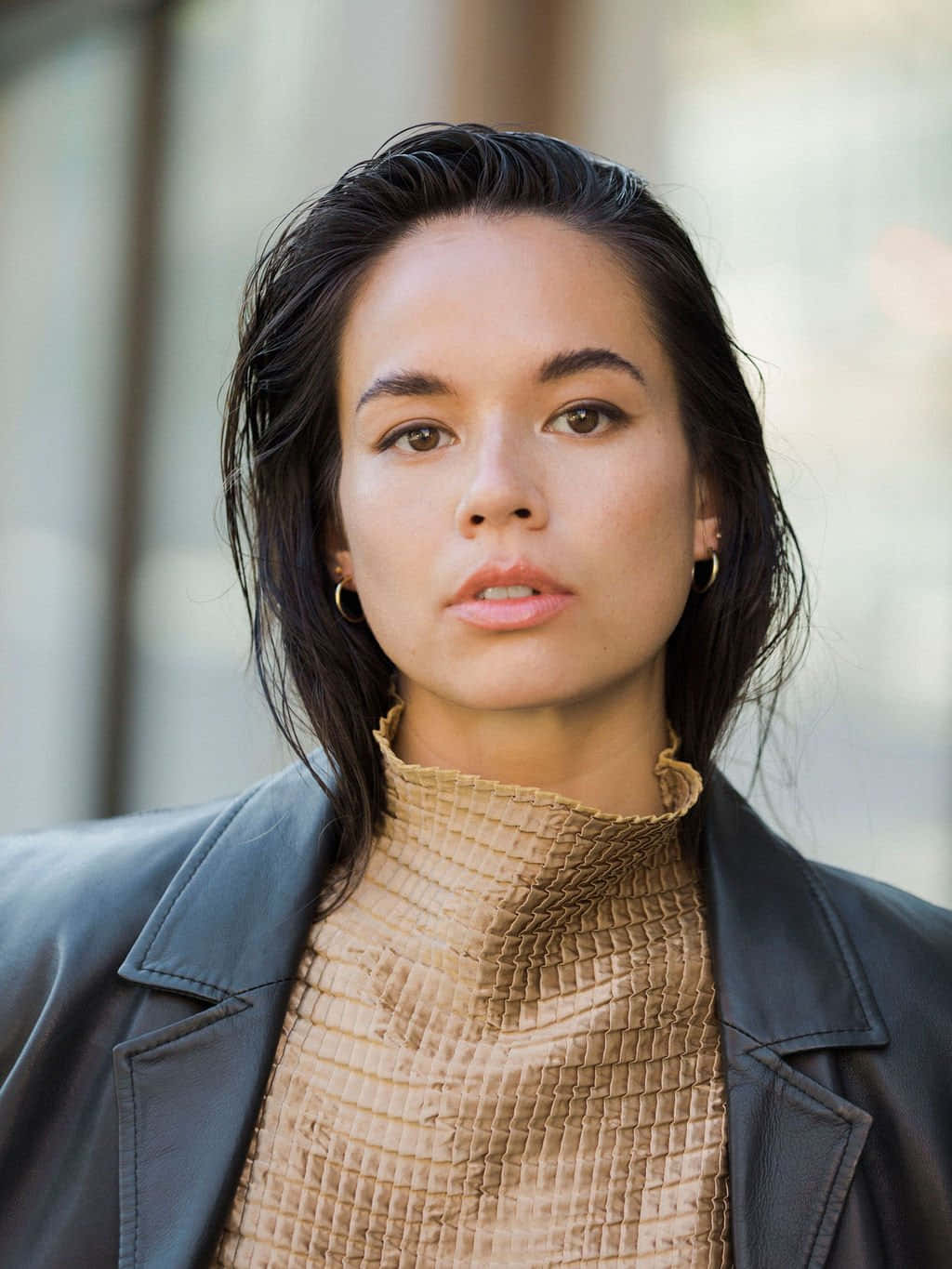Genevieve Kang, dark hair, gold hoop earrings, HD Phone Wallpaper