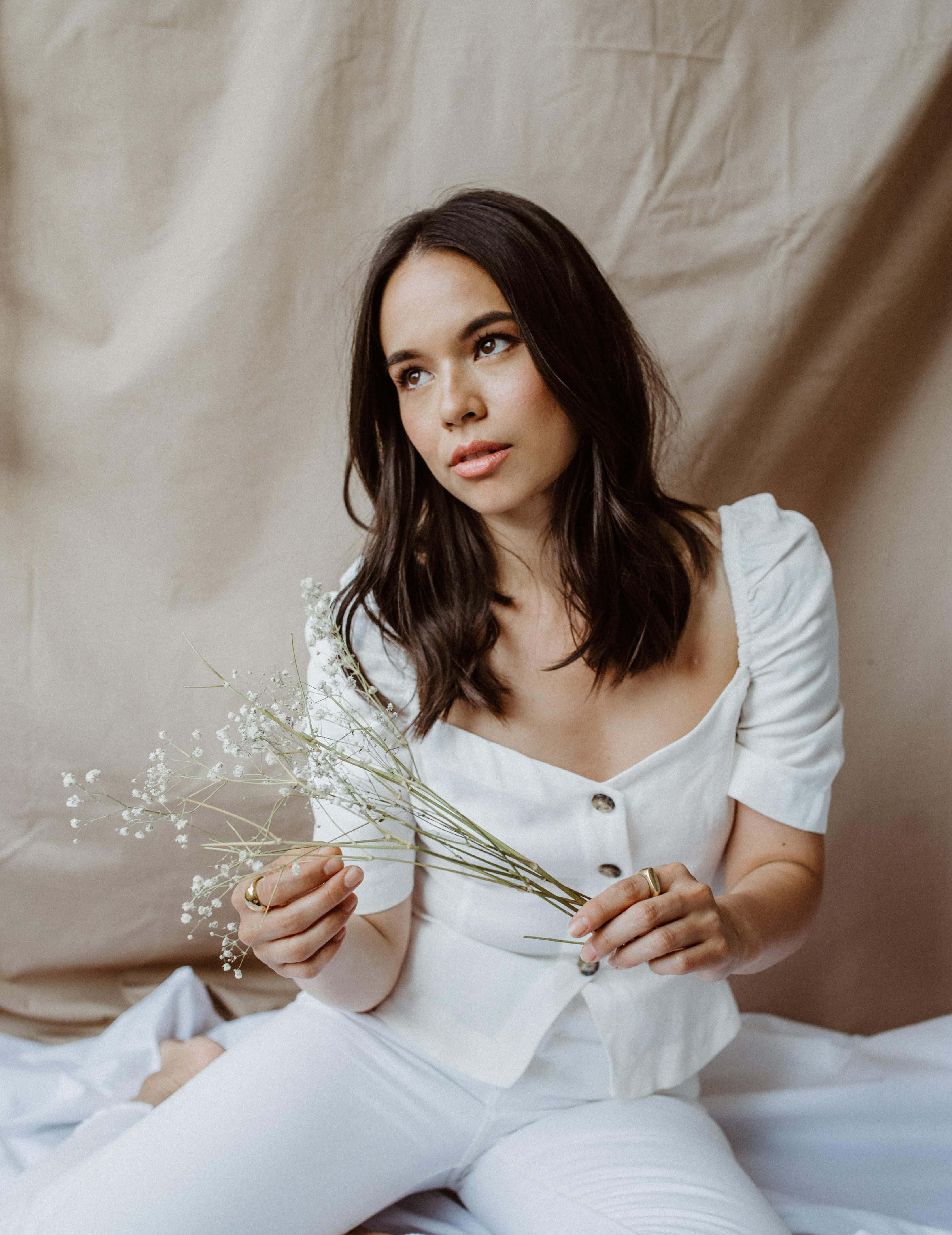 Genevieve Kang, white attire, baby's breath flowers, 4K Phone Wallpaper