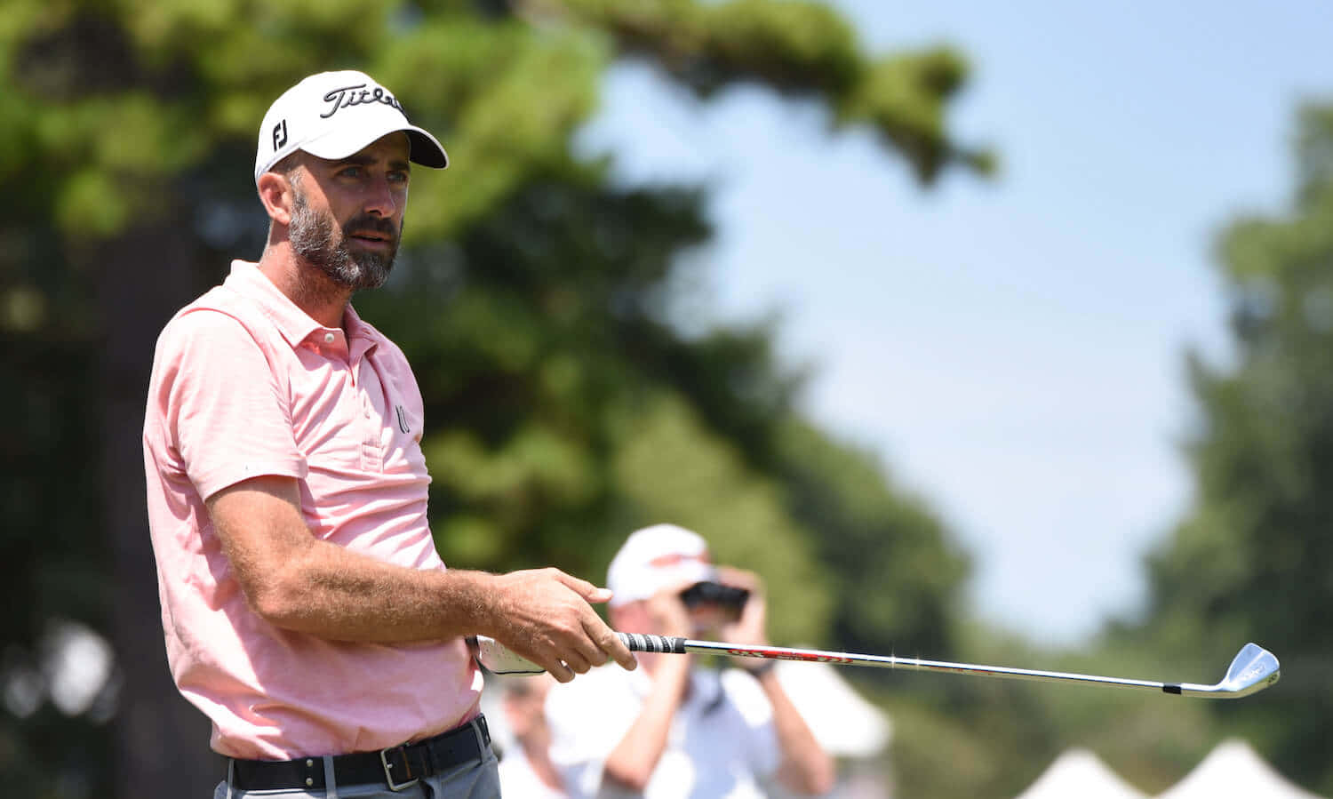 Geoff Ogilvy, pink polo, white cap, HD Desktop Wallpaper