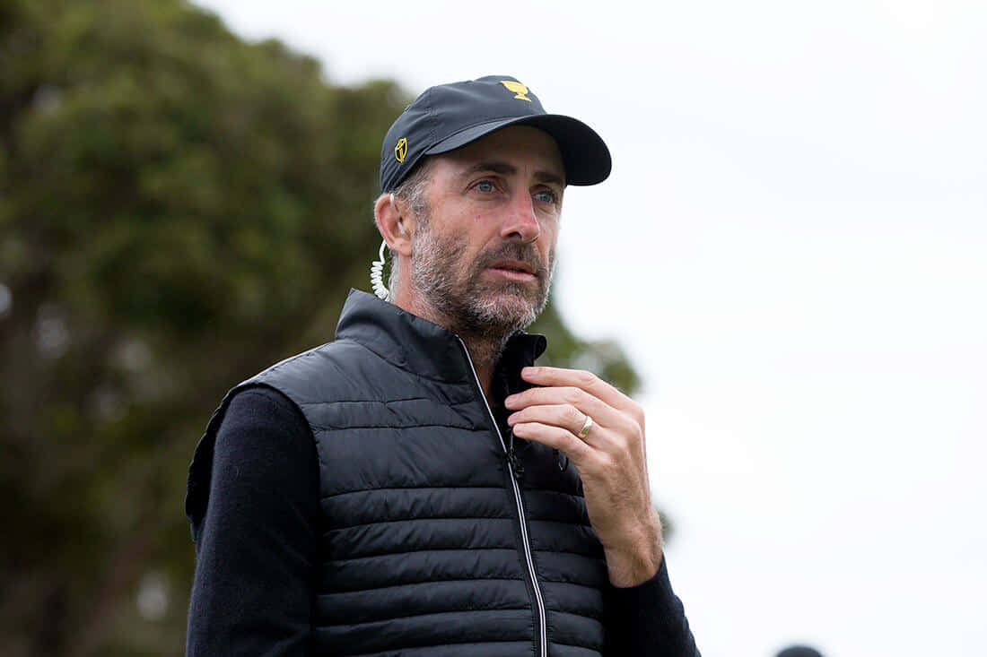 Geoff Ogilvy, black vest, cap, SD Desktop Wallpaper