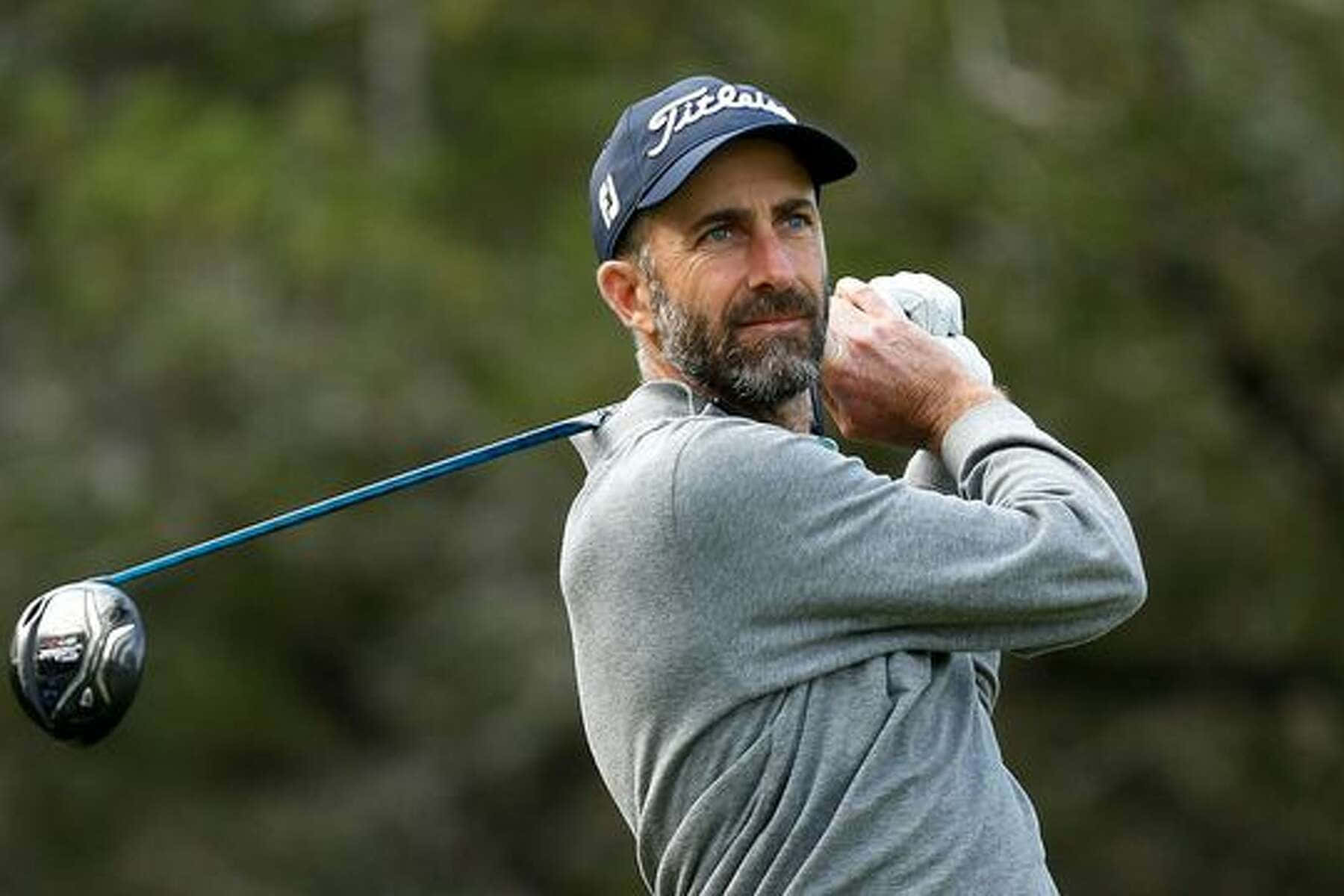 Geoff Ogilvy, blue club, green forest backdrop, HD Desktop Wallpaper