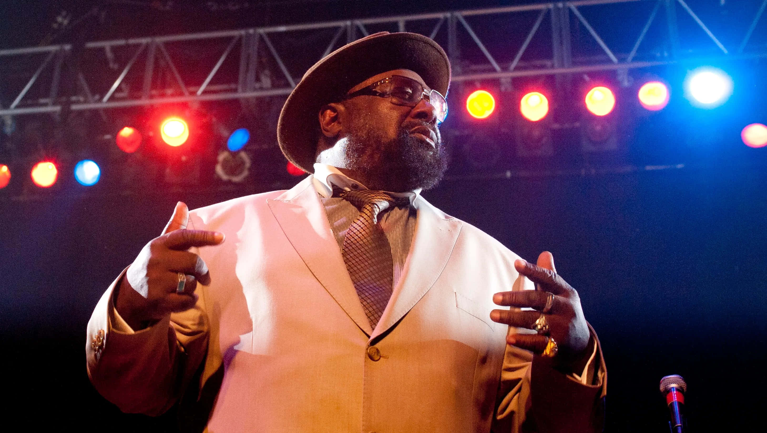 George Clinton, white suit, hat, 2K Desktop Wallpaper