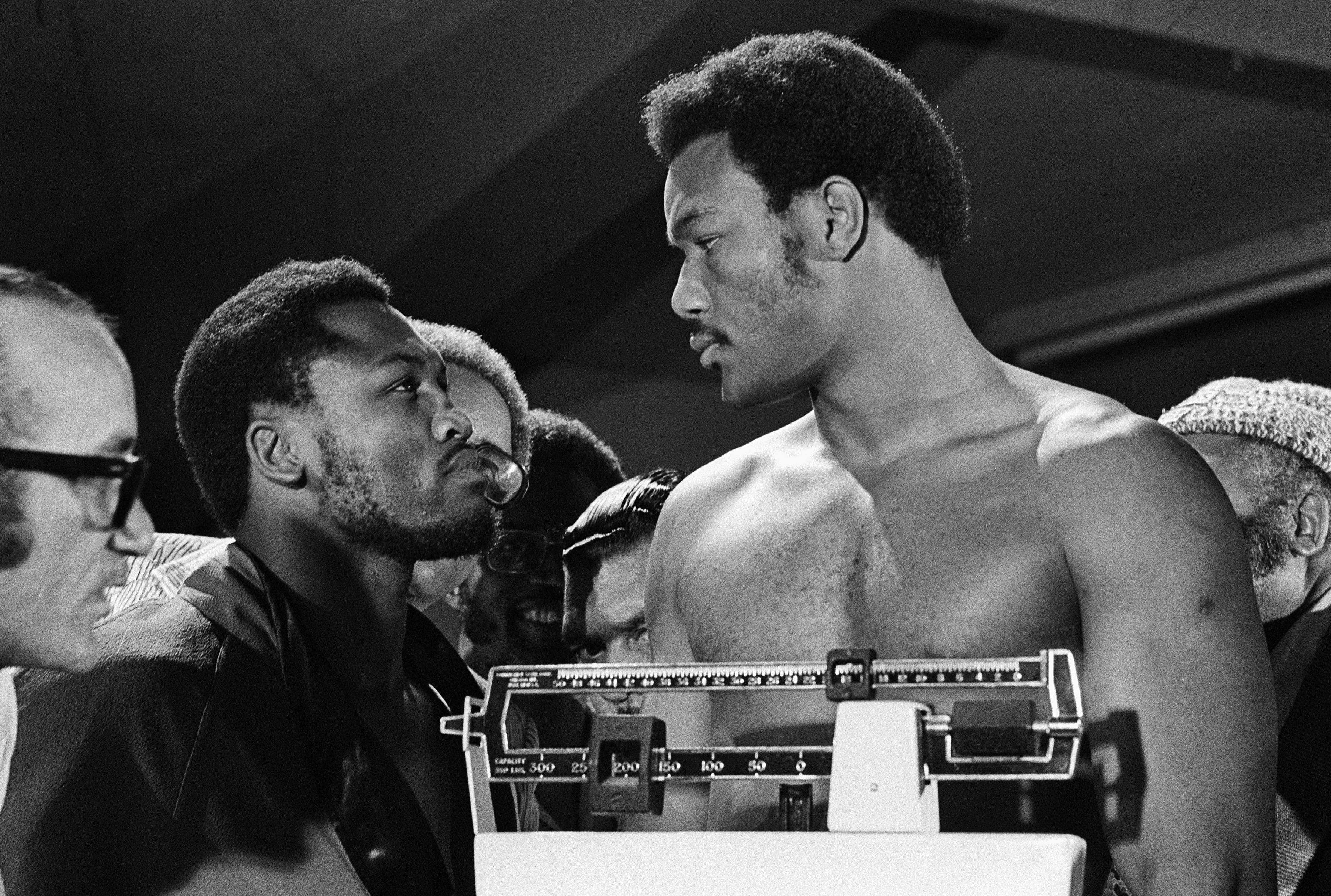 George Foreman, weigh-in, scale, 2K Desktop Wallpaper