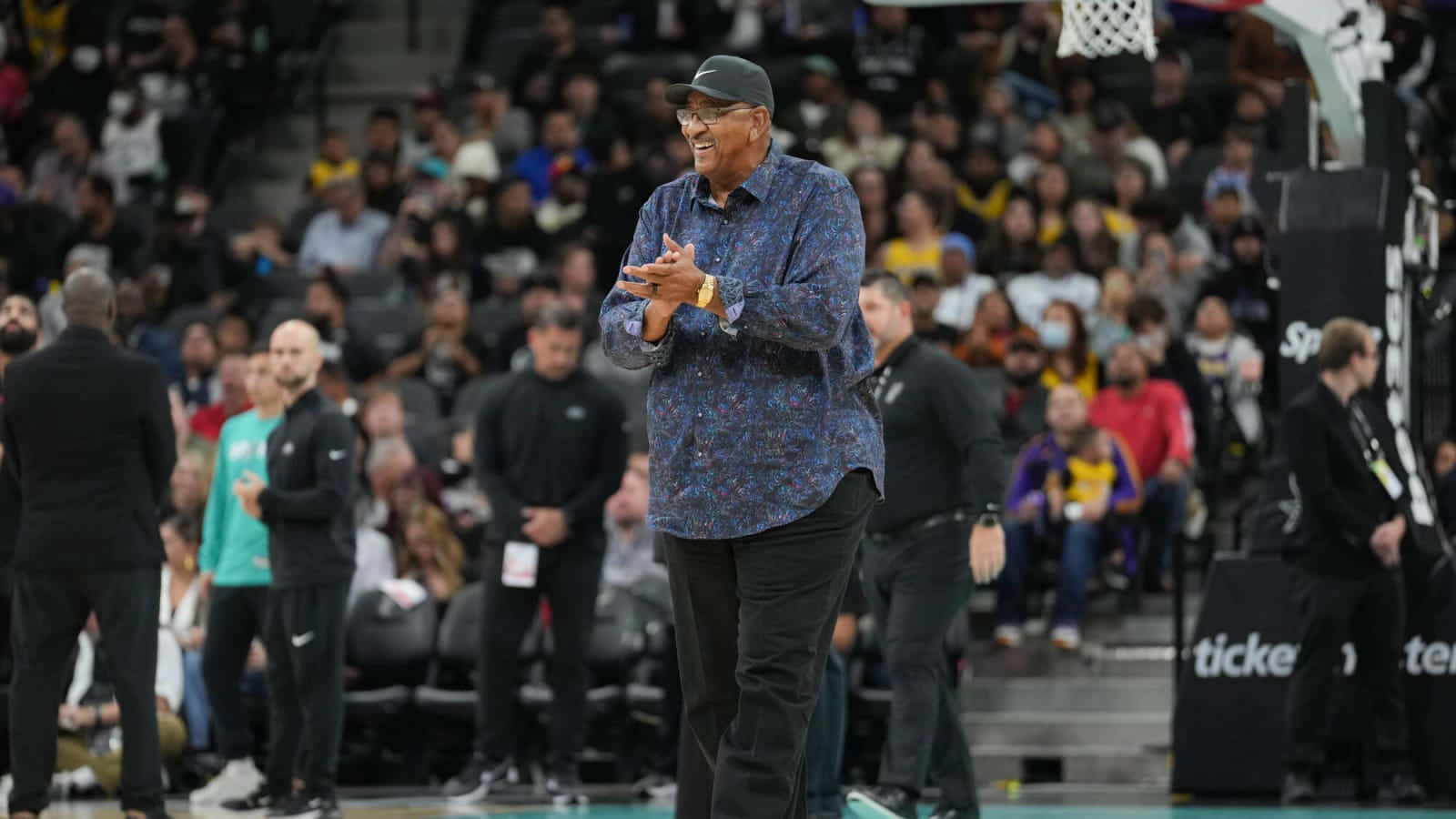 George Gervin, basketball coach, patterned shirt, HD Desktop Wallpaper