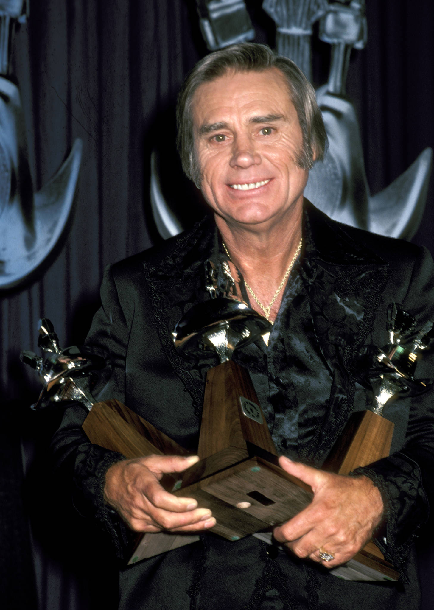George Jones, black velvet jacket, shiny trophies, Full HD Phone Wallpaper