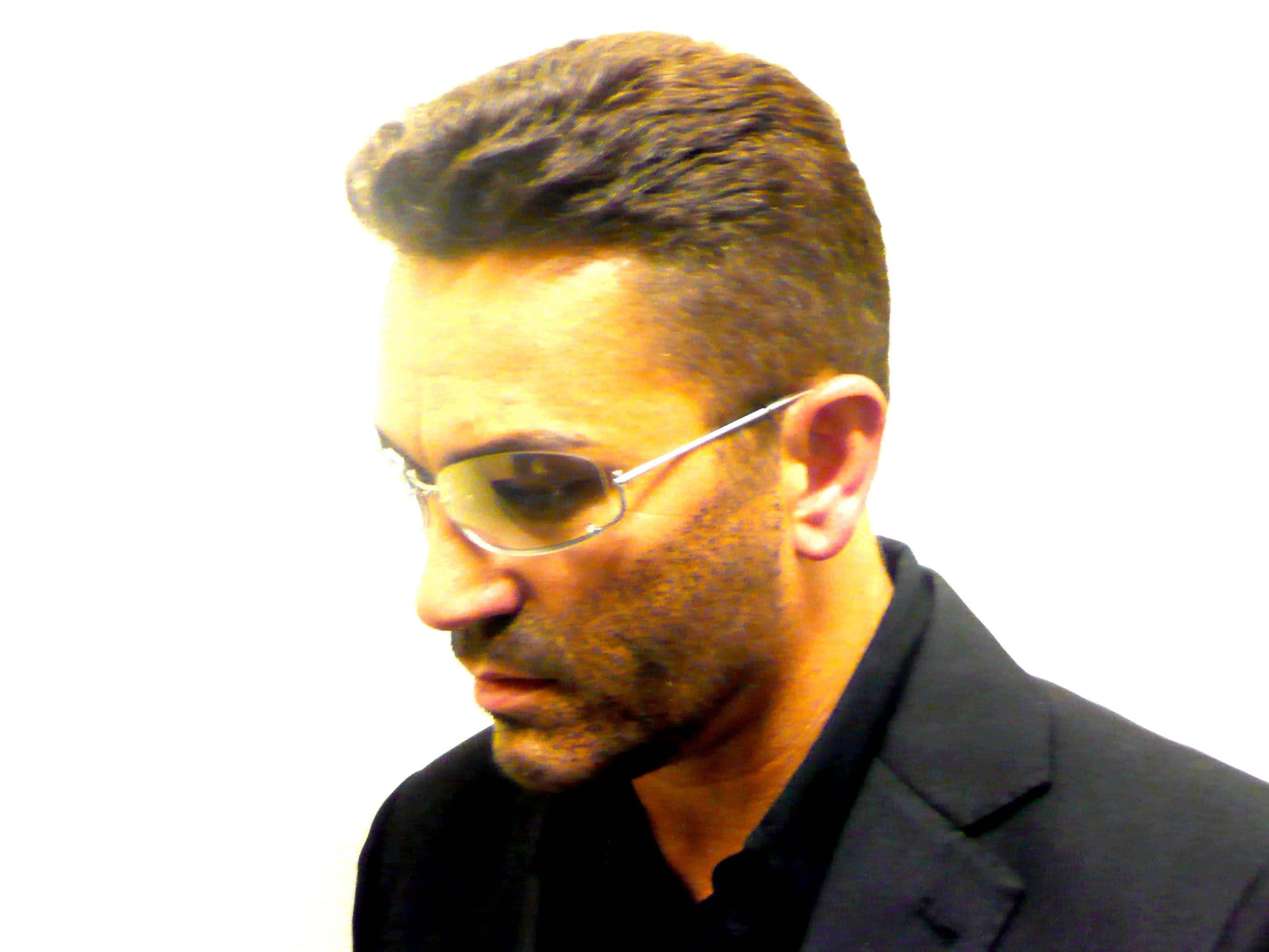 George Michael, styled brown hair, sunglasses, 2K Desktop Wallpaper