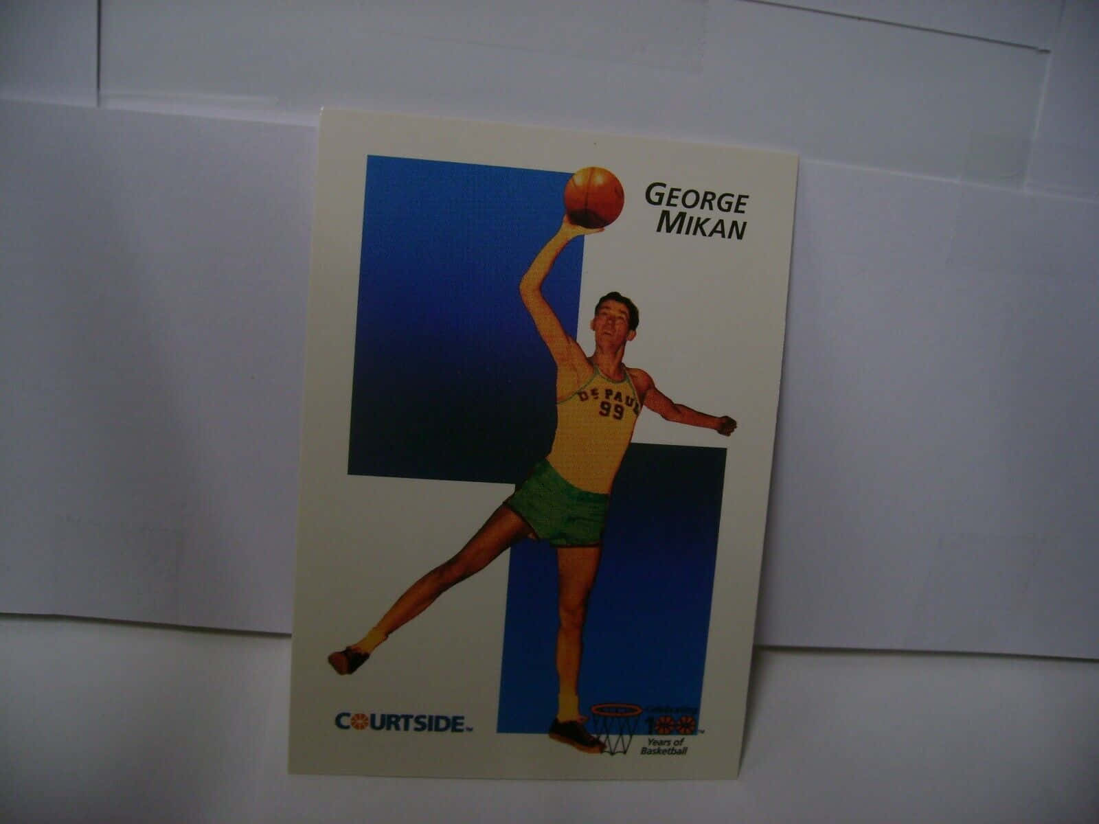 George Mikan, yellow jersey, green shorts, HD Desktop Wallpaper