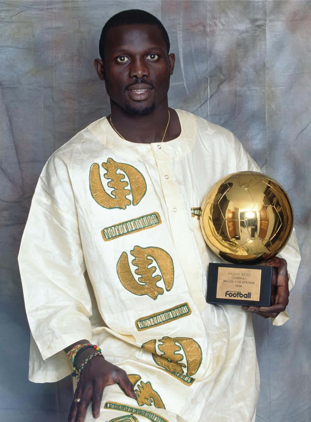 1995 Ballon d'Or, George Weah, cream embroidered traditional outfit, HD Phone Wallpaper